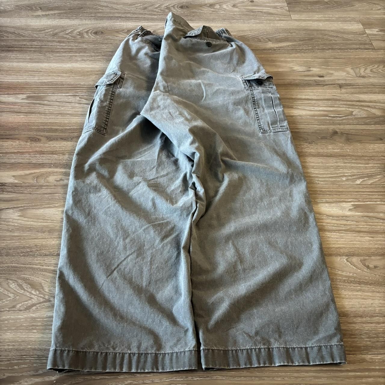 Vintage Crazy Vintage Y2K/2000s Baggy Grey Workwear Skater Style Cargo Pants! 36x28 Size US 36 / EU 52 - 4 Thumbnail