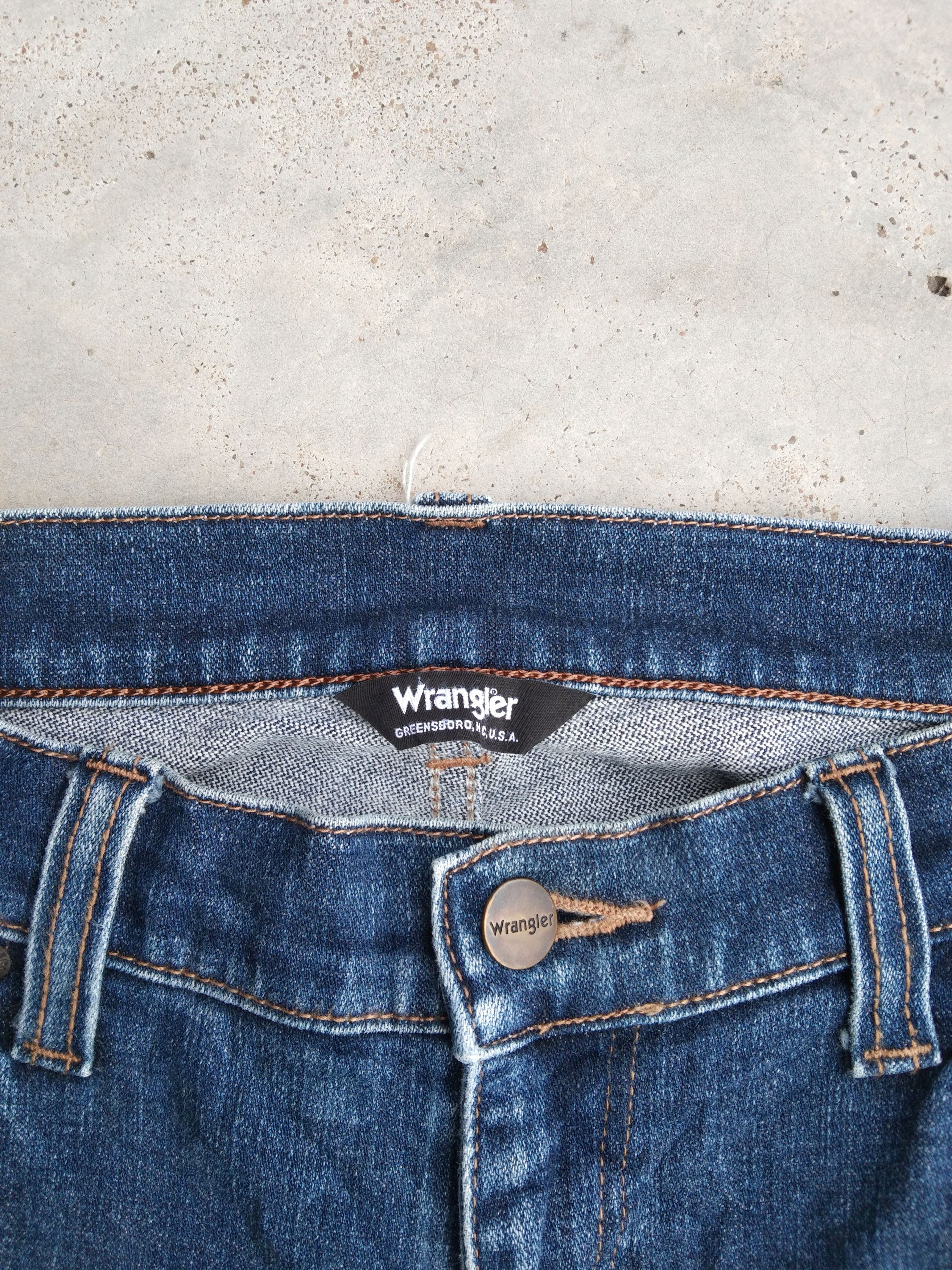 Japanese Brand Vintage Faded Blue Wrangler Distressed Jeans 31x30 Size US 31 - 7 Thumbnail