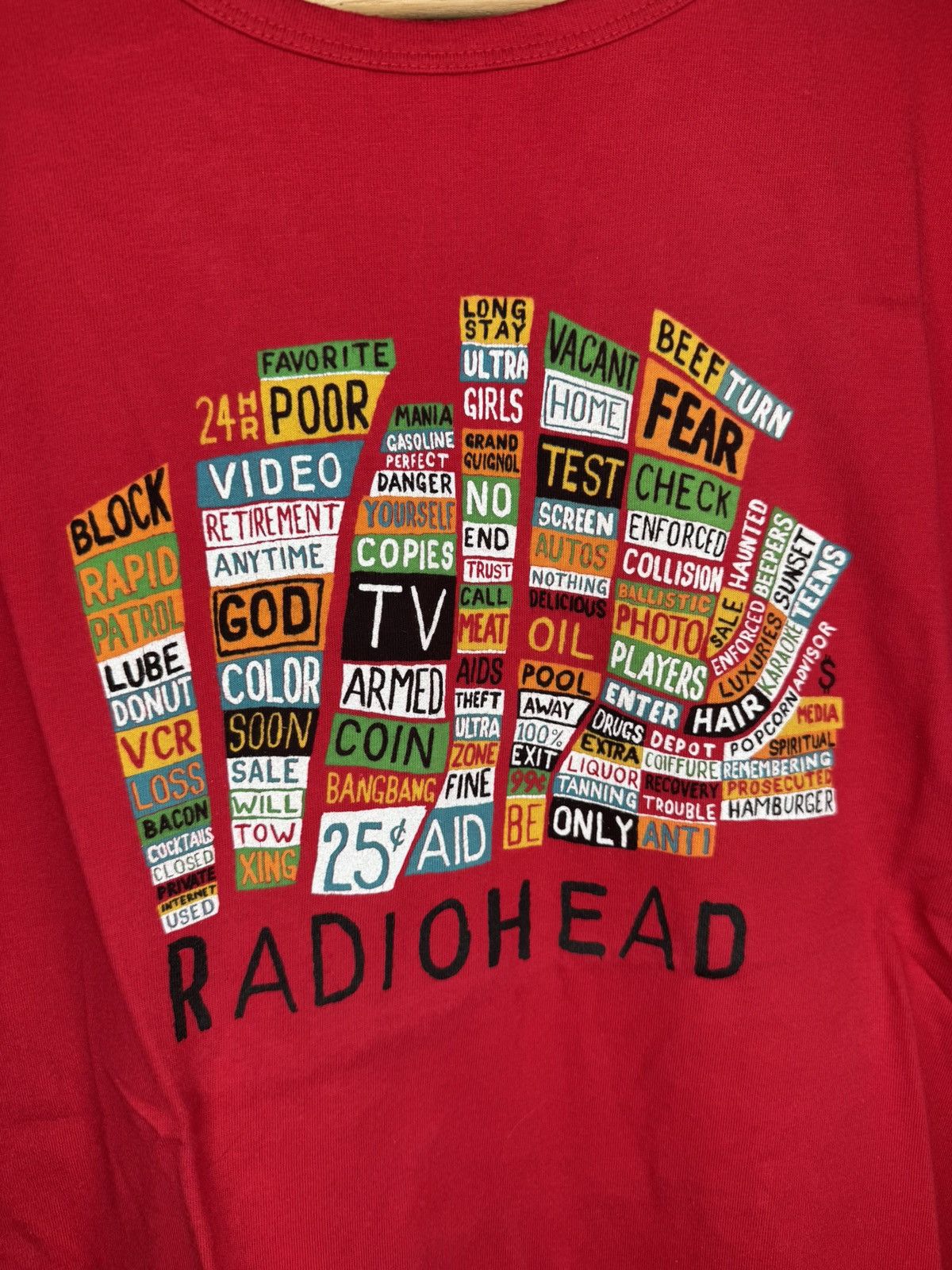 Band Tees Vintage Radiohead Waste Hail to the Thief Red Band Tee Size US XL / EU 56 / 4 - 2 Thumbnail