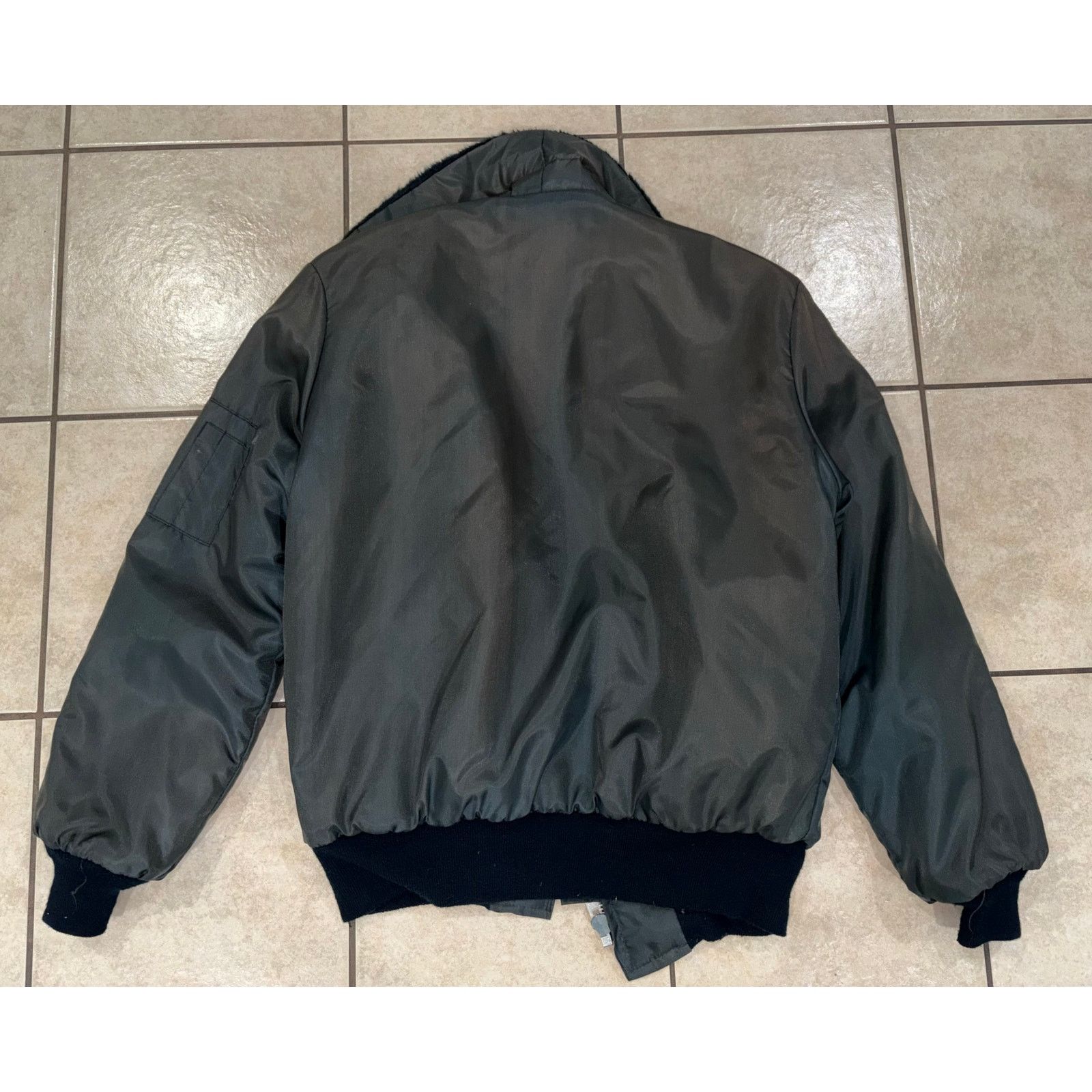 Vintage Vintage flight jacket bomber 100% Nylon navy fur collar Size US M / EU 48-50 / 2 - 6 Thumbnail