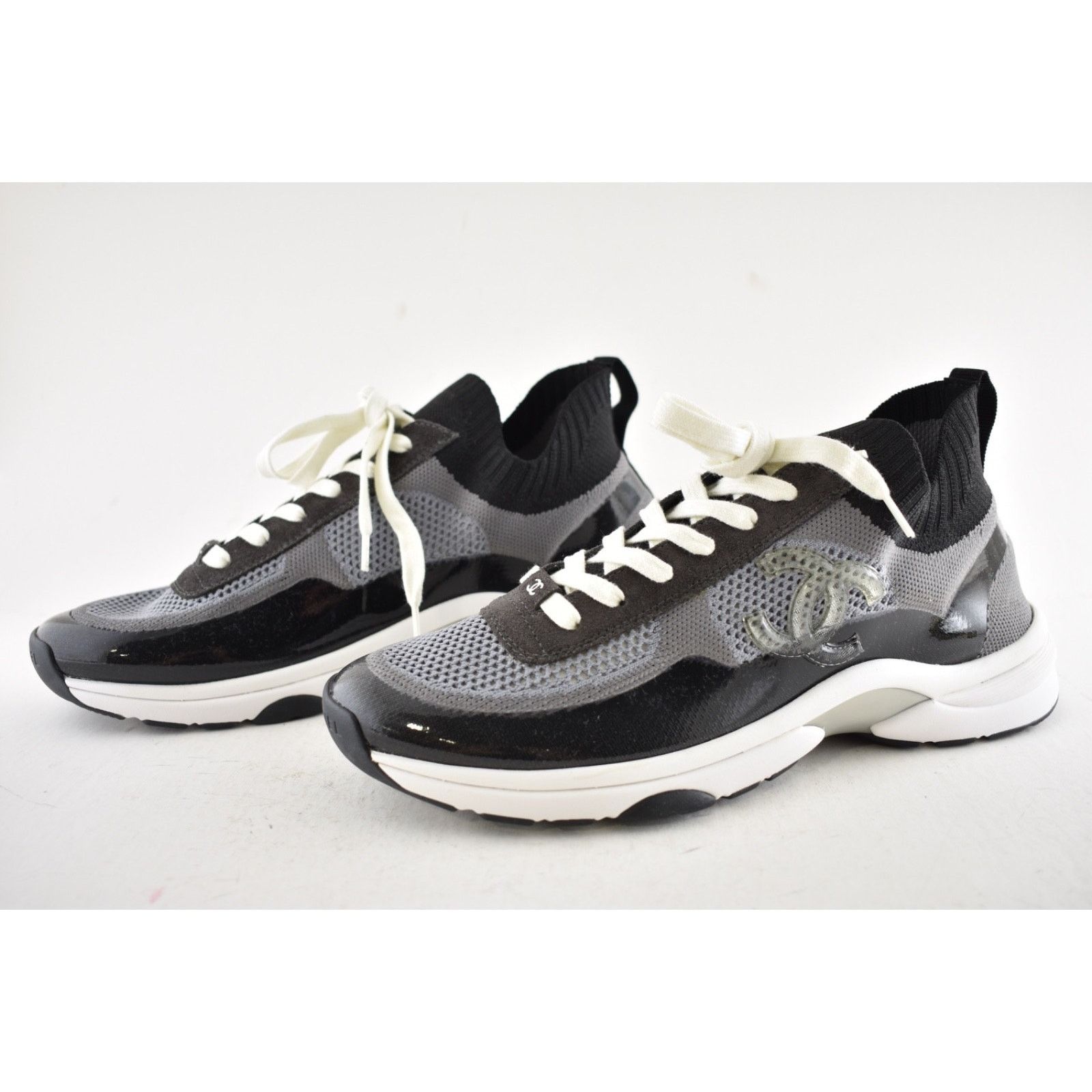 Chanel Chanel 22C Men Black White Grey Knit Clear CC Logo Low Size US 11 / EU 44 - 11 Thumbnail