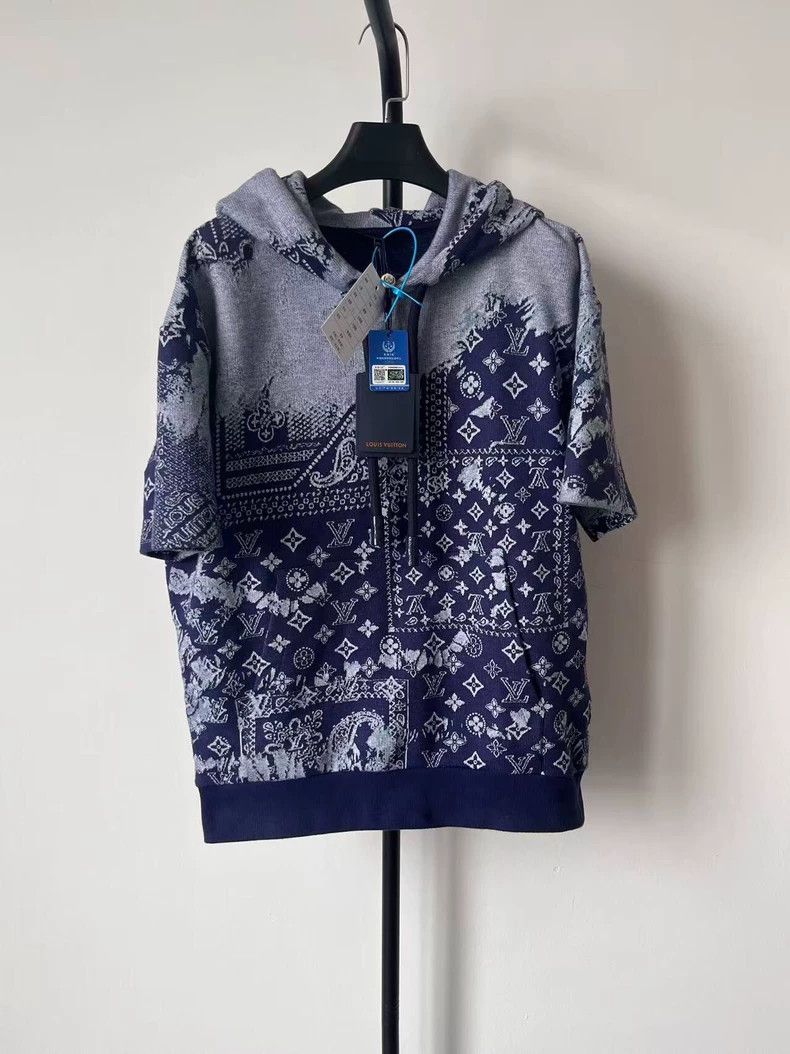Louis Vuitton Louis Vuitton Graphic printed hooded casual short sleeves Size US XS / EU 42 / 0 - 1 Thumbnail
