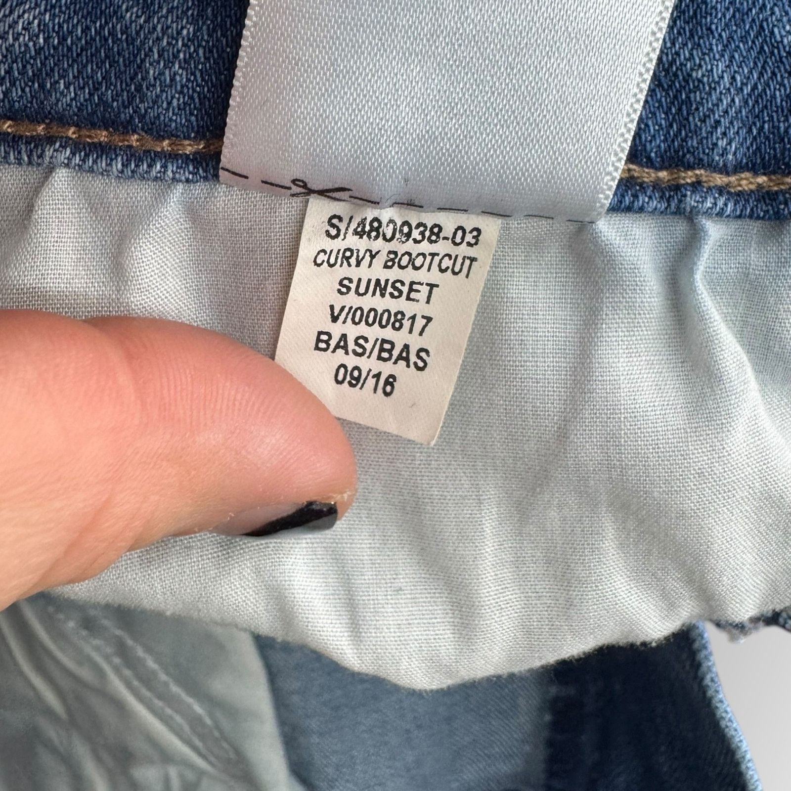 Old Navy Old Navy Curvy Mid Rise Bootcut Jeans Women's 2 Sunset Mom Size 26" / US 2 / IT 38 - 7 Thumbnail