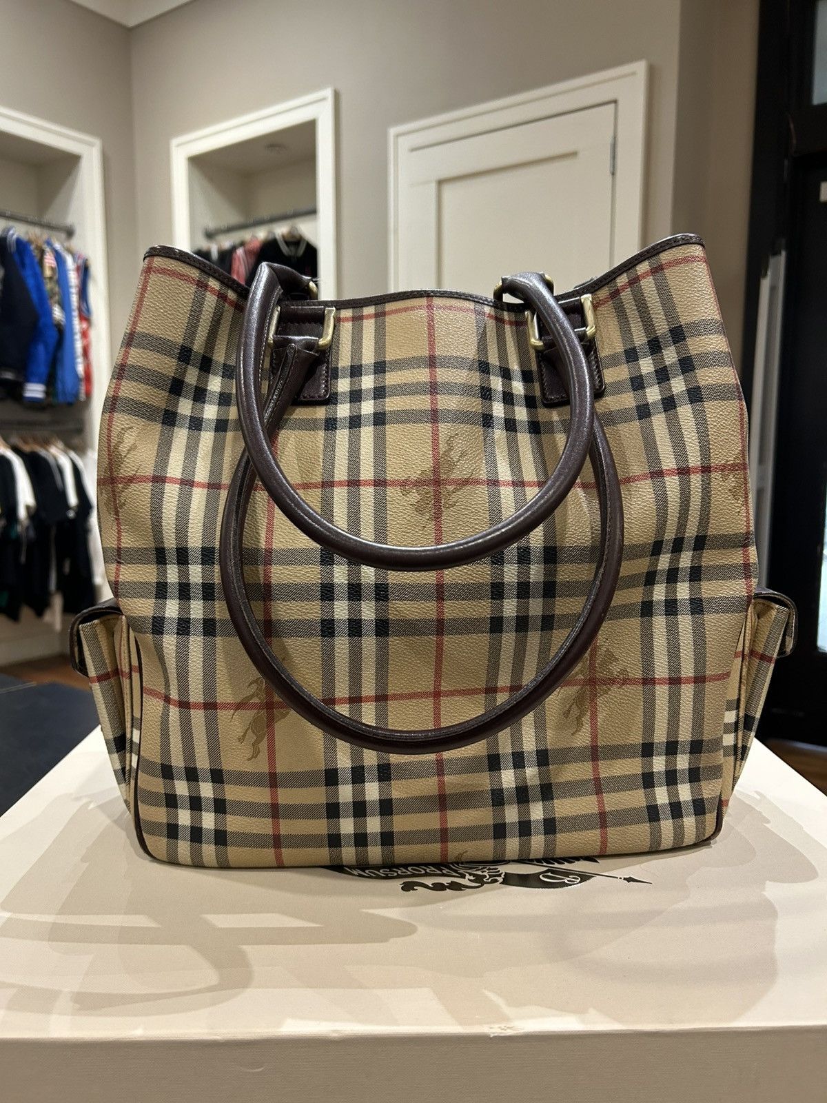 Burberry Burberry Bucket Leather Tote Bag Size ONE SIZE - 3 Thumbnail