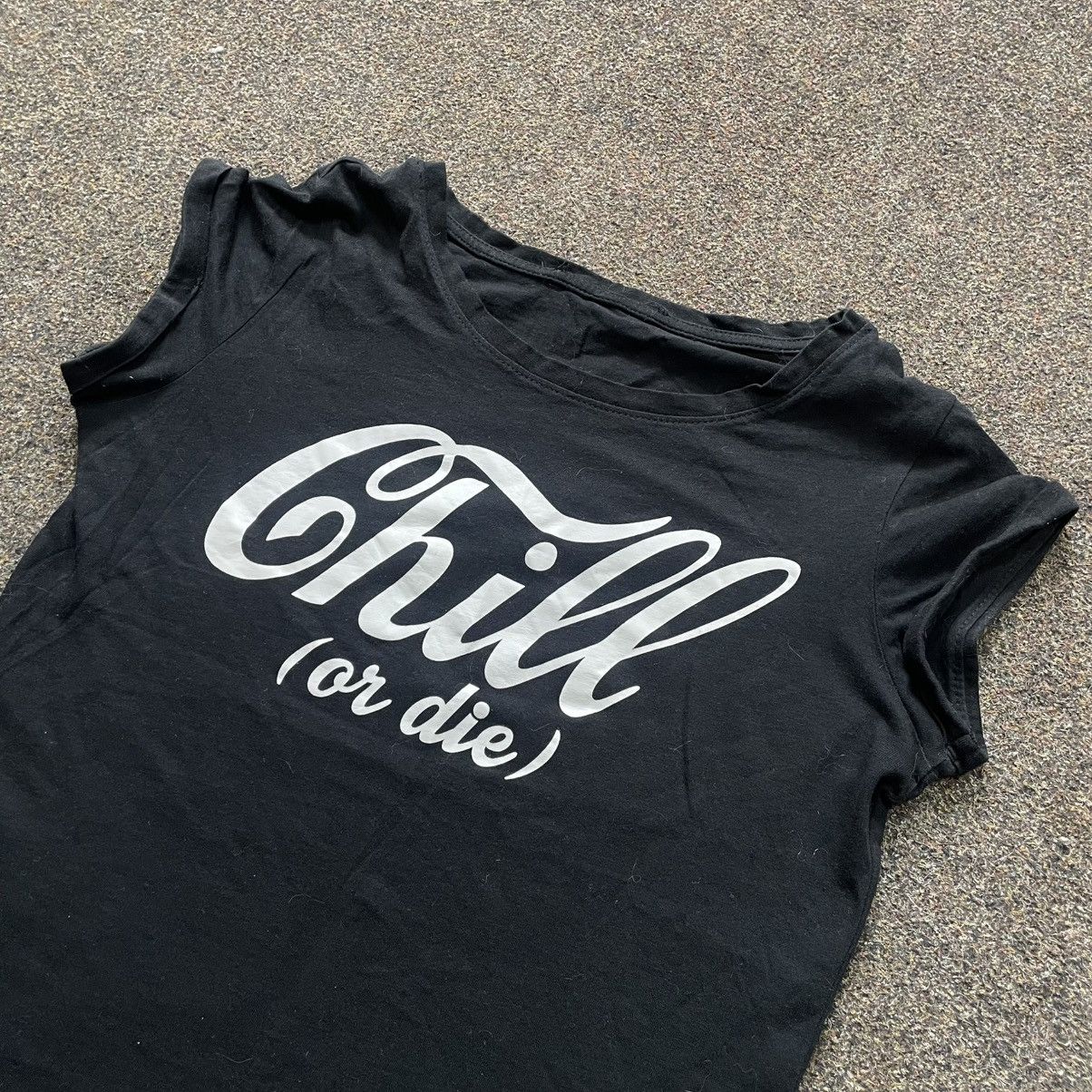 Vintage Vintage Y2K Graphic Tee Chill or Die Skate Streetwear Boxy S Size S / US 4 / IT 40 - 2 Thumbnail