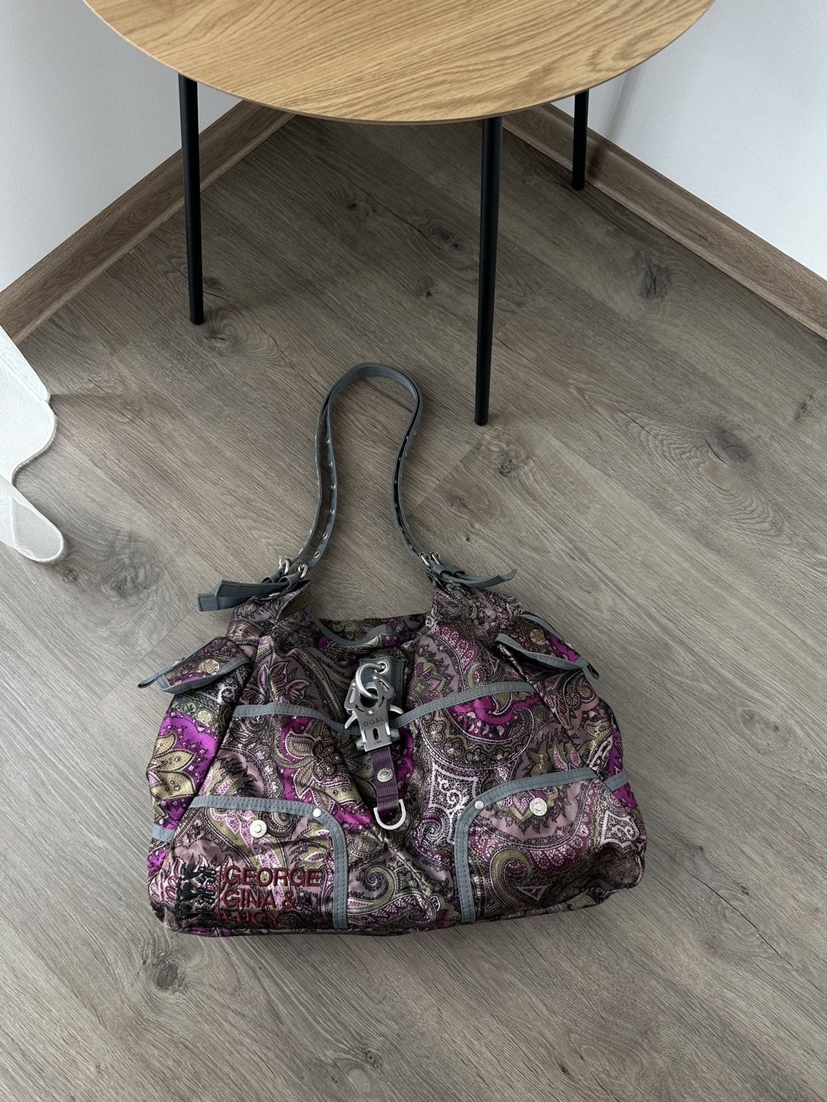 If Six Was Nine Vintage George Gina Lucy Purple Distressed Shoulders Bag Size ONE SIZE - 10 Thumbnail