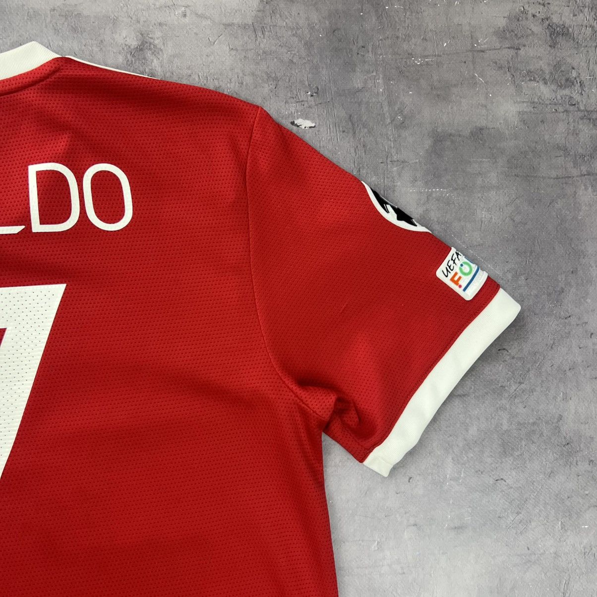 Other Rare! Ronaldo 7 Adidas Manchester United Soccer Jersey Size US S / EU 44-46 / 1 - 17 Thumbnail
