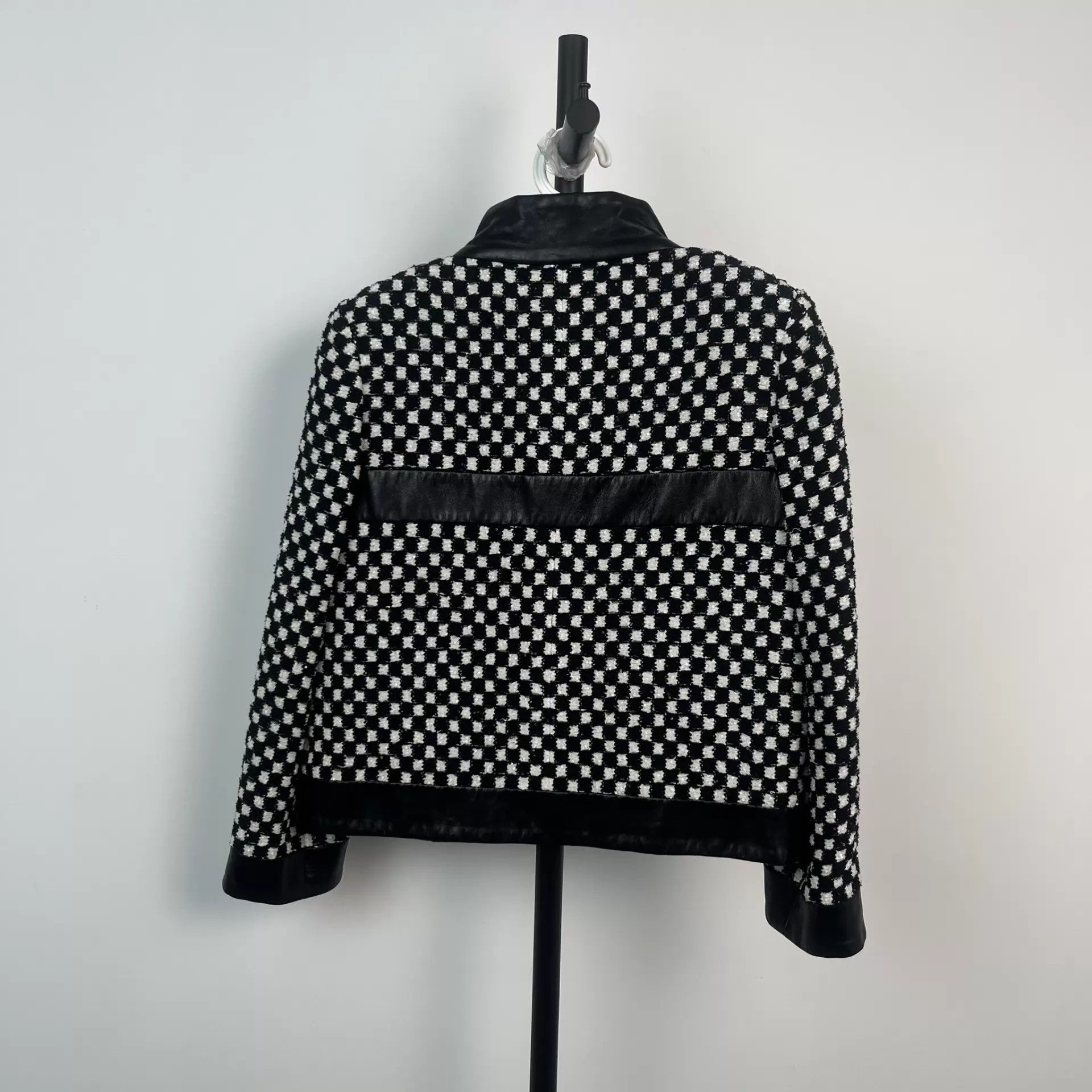 Chanel Chanel 17B Sequin Tweed Colorblock Jacket 34 Size XS / US 0-2 / IT 36-38 - 2 Thumbnail
