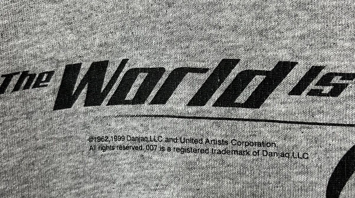 Vintage VINTAGE 90s 007 JAMES BOND PROMO ACTION MOVIE TSHIRT Size US L / EU 52-54 / 3 - 9 Thumbnail