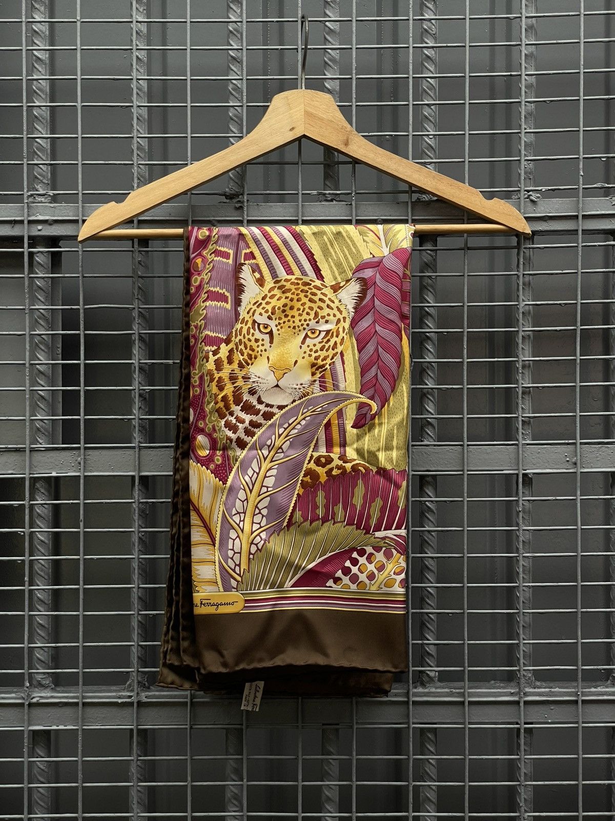 Salvatore Ferragamo Salvatore Ferragamo "Jungle Cats" | Silk Scarf Size ONE SIZE - 1 Thumbnail