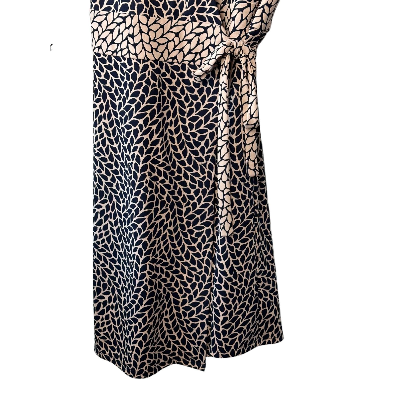 Ann Taylor Ann Taylor Cream & Black Print Long Sleeve Wrap Dress Sz 4 Size S / US 4 / IT 40 - 4 Thumbnail