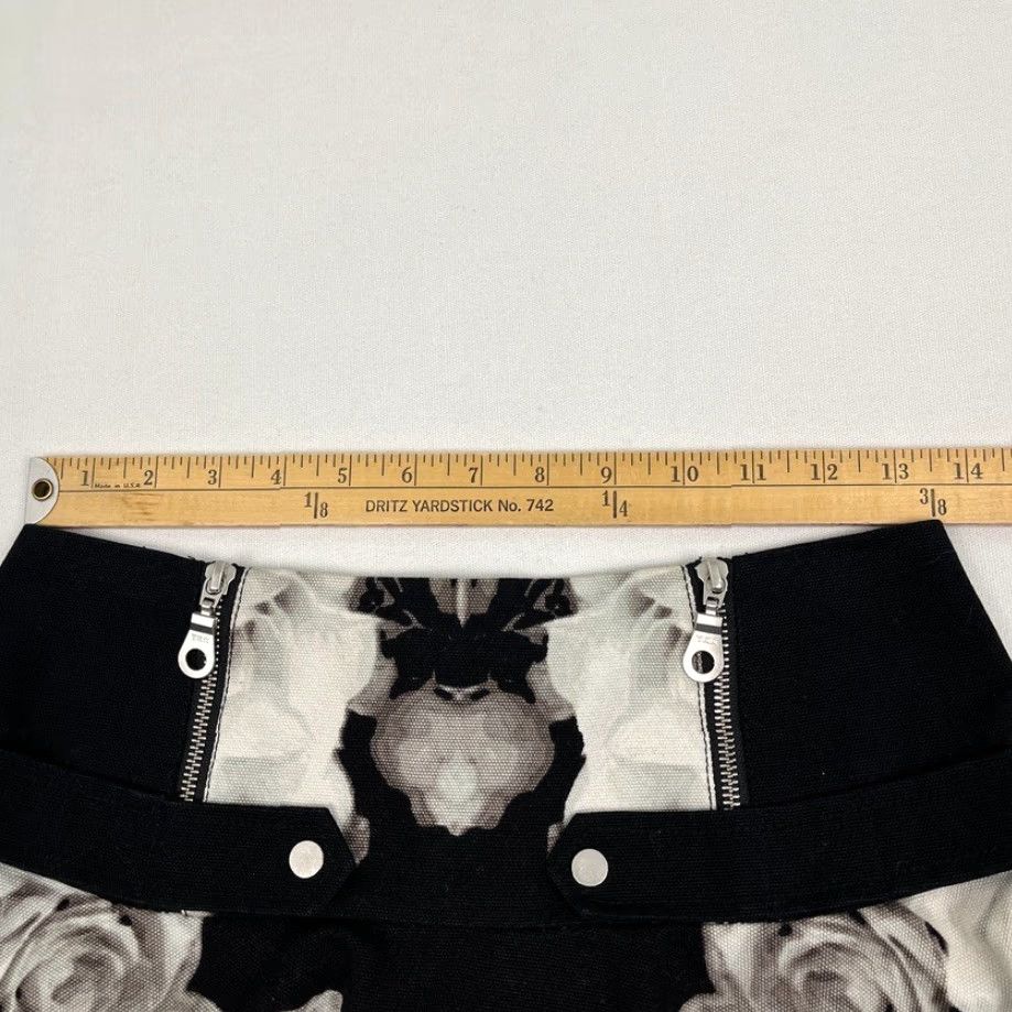 L.A.M.B. VINTAGE L.A.M.B Gwen Stefani Mini Skirt Womens Sz 2 W27 L20 Black Gray Floral Canvas Y2K Size 26" / US 2 / IT 38 - 5 Thumbnail