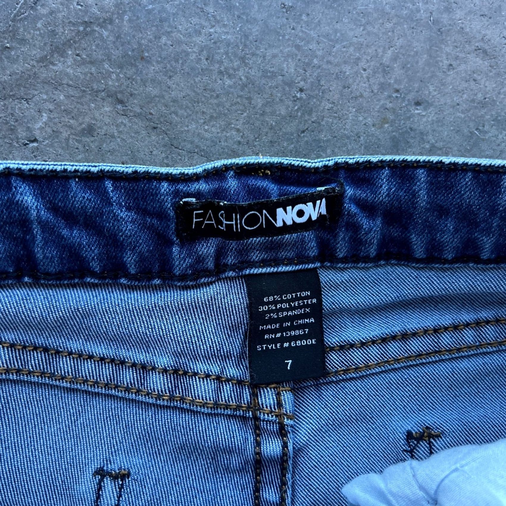 Fashion Nova VINTAGE Y2K Fashion Nova Khloe Bermuda Denim Short 7 Women Medium Wash Distressed Blue Bermuda Shorts Womens 7 Size 28" / US 6 / IT 42 - 5 Thumbnail
