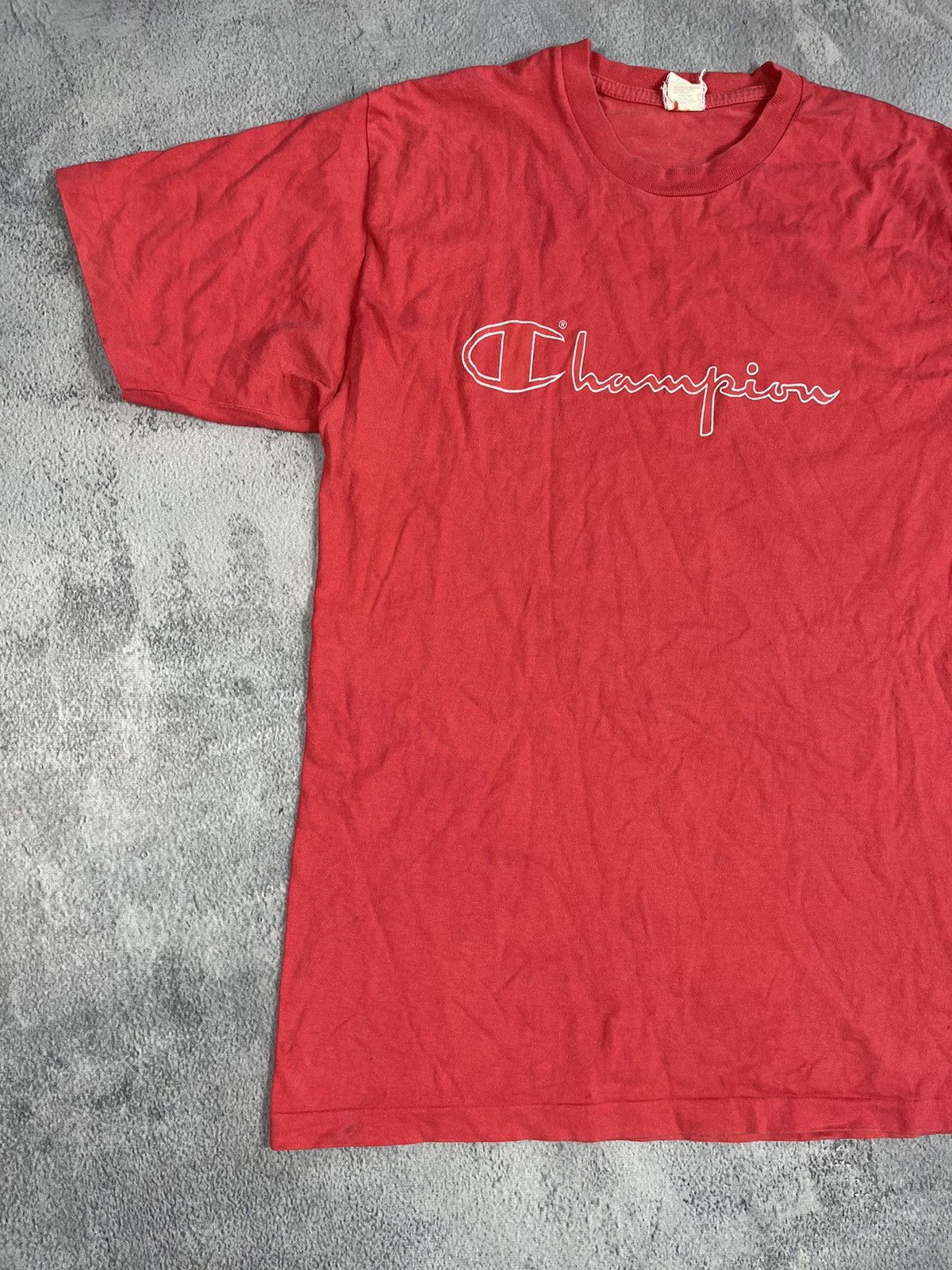 Champion × Vintage Vintage Y2K Champion faded tee big logo streetwear size L Size US L / EU 52-54 / 3 - 2 Thumbnail