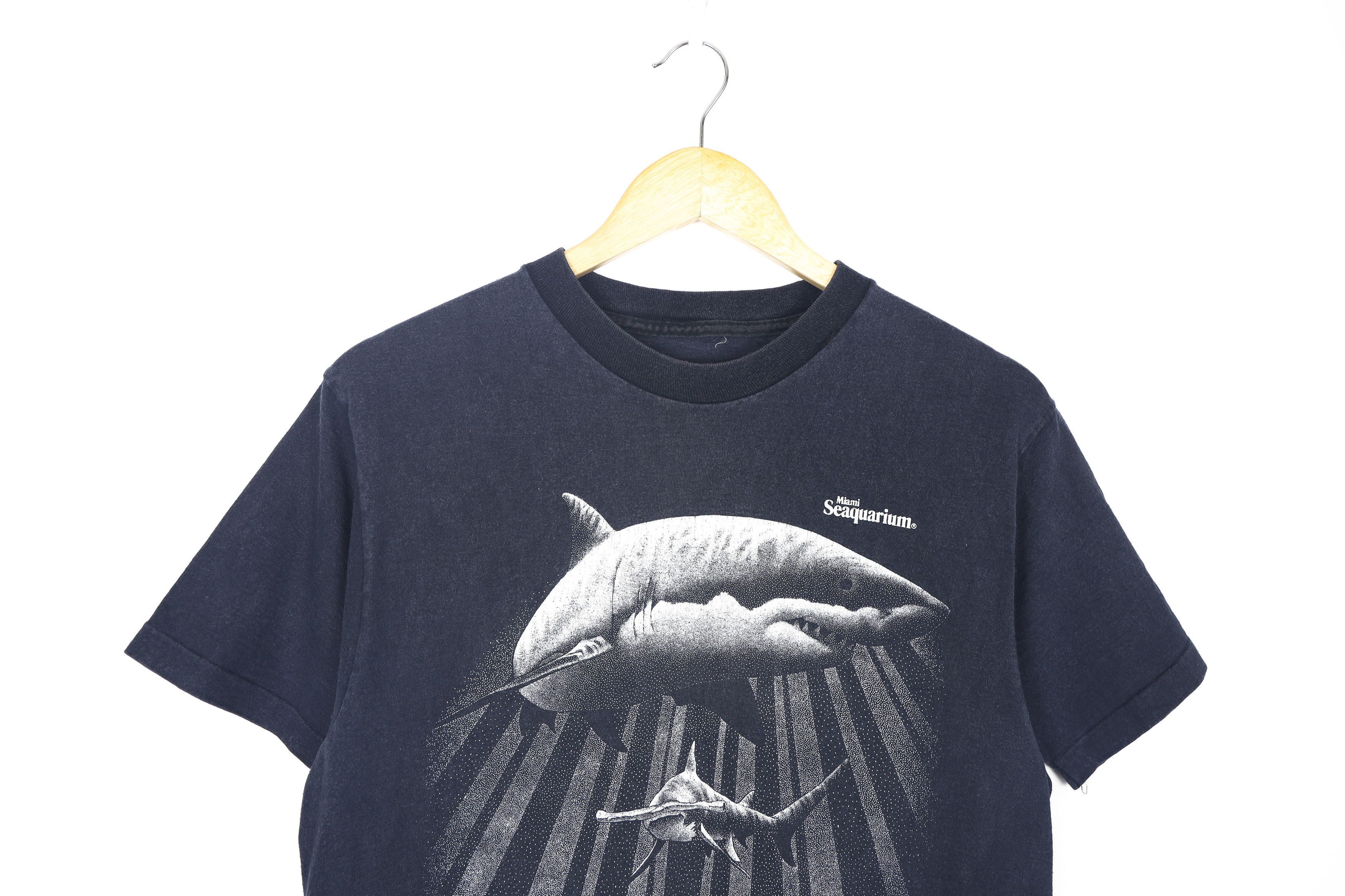 Vintage Vintage Sherry Miami Seaquarium 3D Graphic Crew Tee T-shirt Size US S / EU 44-46 / 1 - 2 Thumbnail