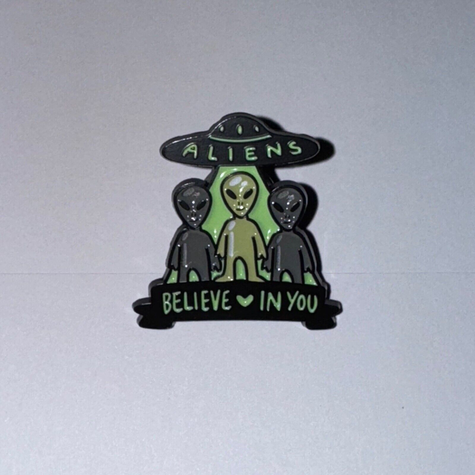 Other Aliens Believe In You Pin Brooch Size ONE SIZE - 1 Preview