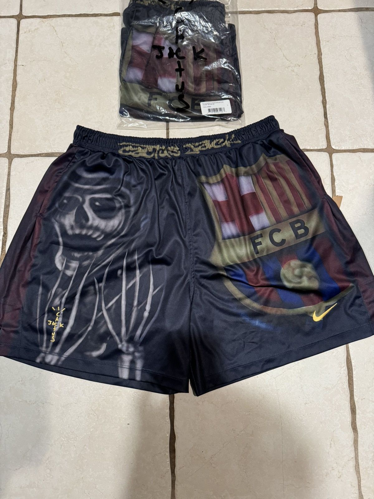 mastermind × cactus jack shorts L Travis Scott Cactus Jack For Mastermind Skull Shorts Washed