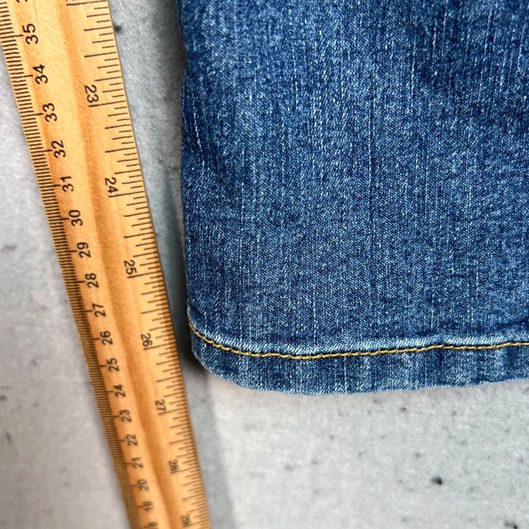 Vintage VINTAGE Let Me B Jeans Women 12 Blue Cargo Pocket Button Details Flared Pockets Denim Inseam 27" Cotton Blend Mid Rise Summer Spring Womens Size 34" / US 12 / IT 48 - 6 Thumbnail