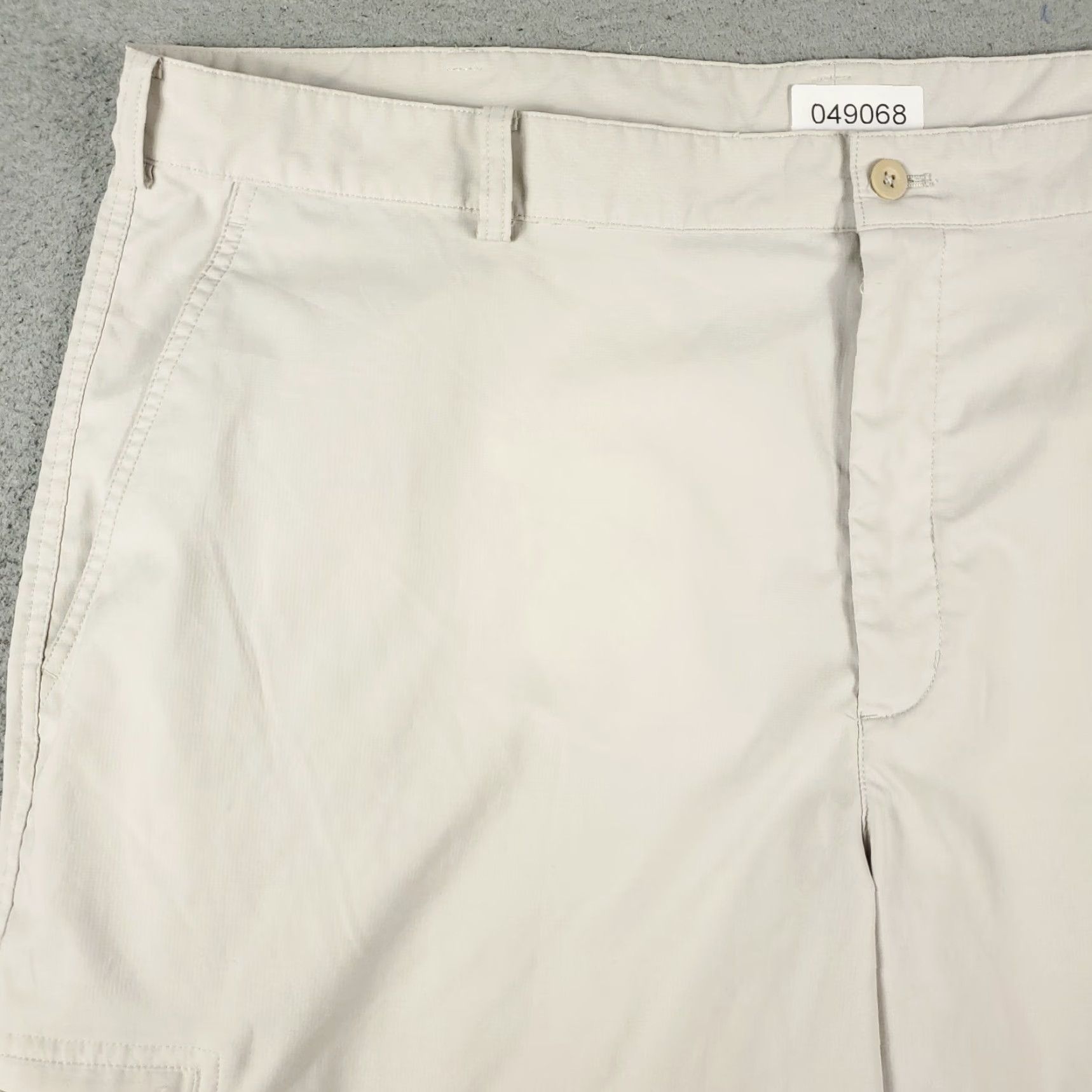 Nike Nike Shorts Mens Size 42 Beige Golf Dri Fit Casual Flat Front Chino logo pockets stretch zipper belt loops polyester front flat front chino shirt? Size US 42 / EU 58 - 2 Thumbnail