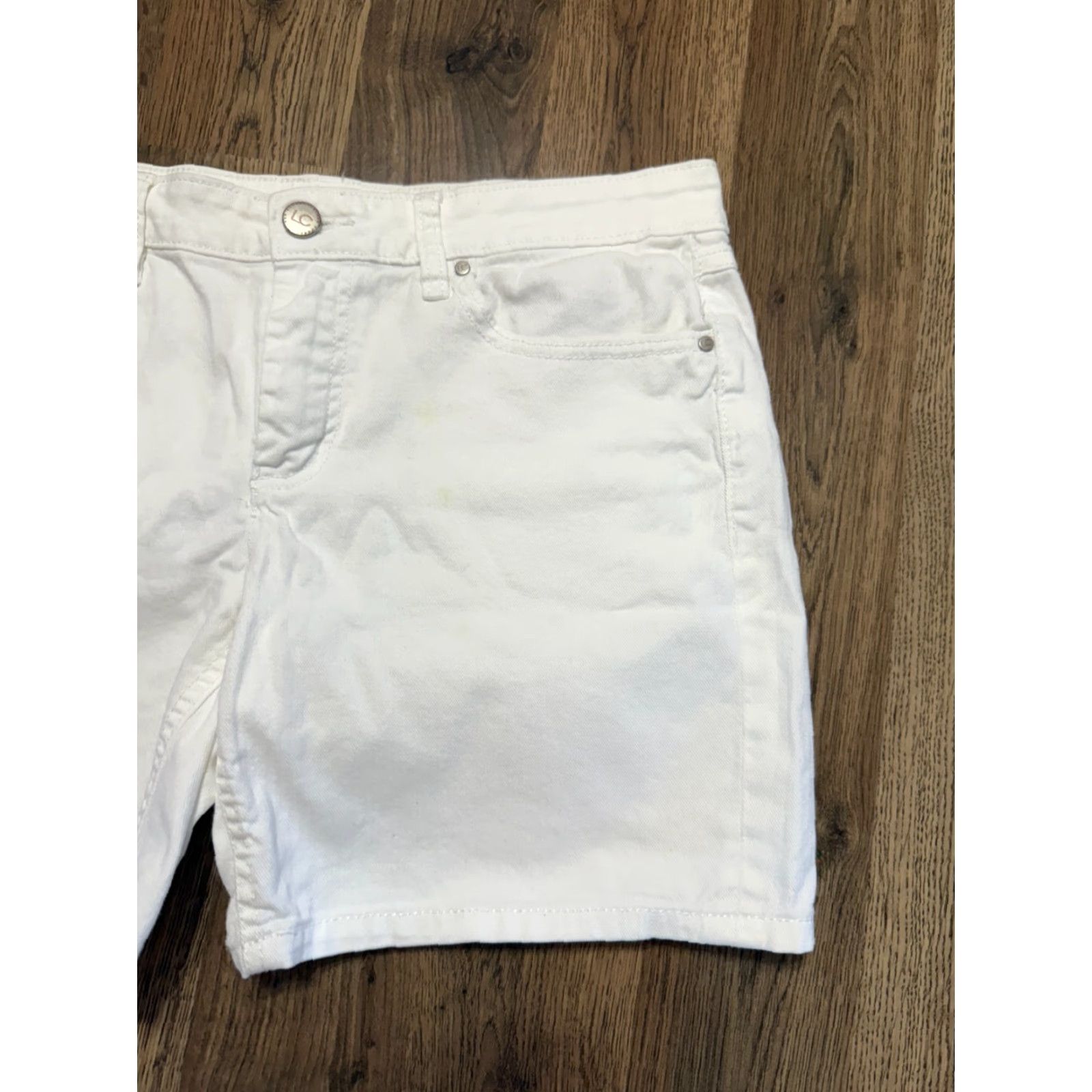 Vintage Lauren Conrad Jean Shorts Women’s Size 8 White Casual Shorts Denim LC Lauren Conrad Regular 6.5 Inseam Vintage No Size 30" / US 8 / IT 44 - 4 Thumbnail