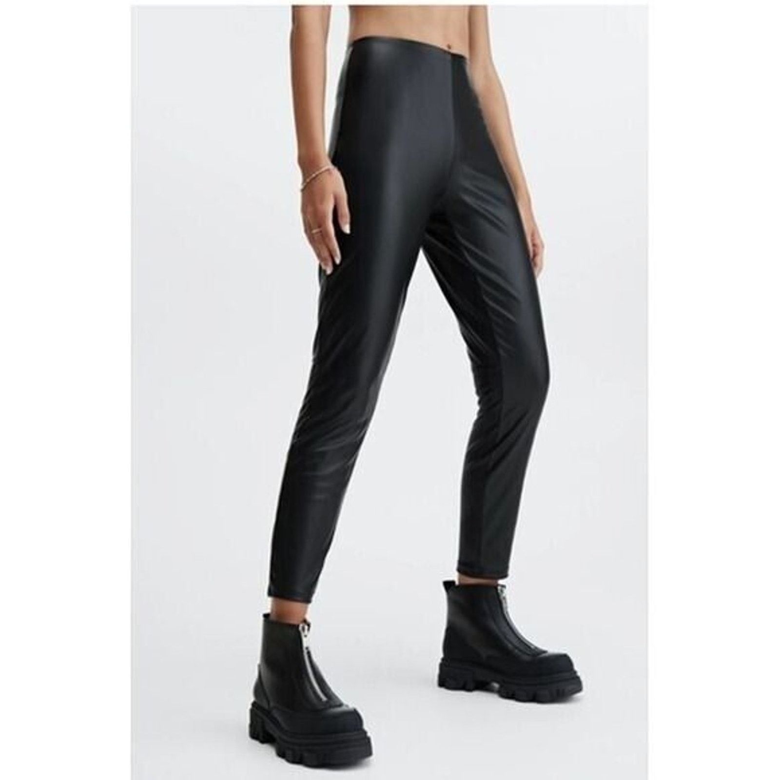 Fabletics Fabletics Black Shiny Vegan Leather High Waist Leggings S Size 24" / US 00 / IT 34 - 1 Thumbnail