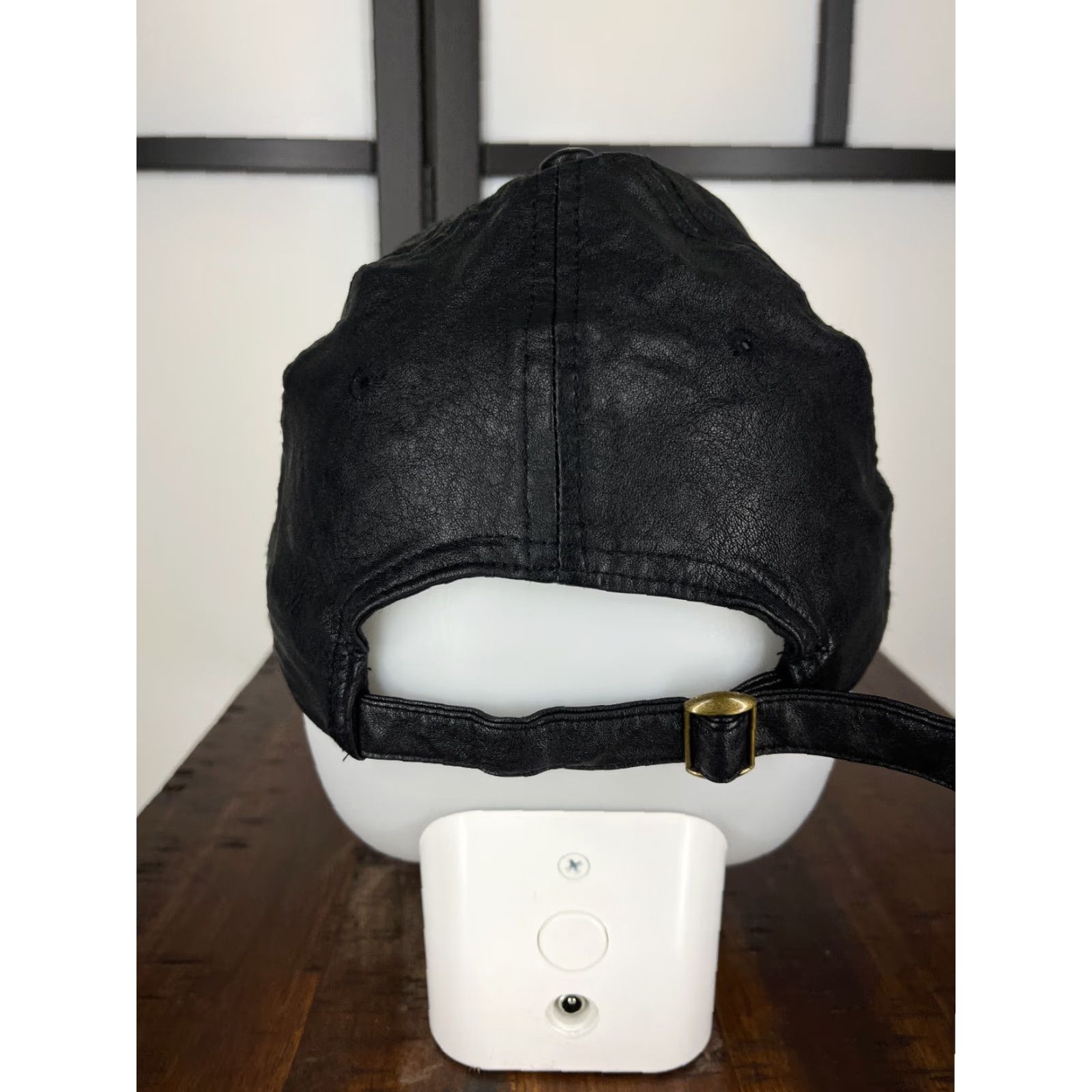 Vintage VINTAGE Black Faux Leather Baseball Cap Adjustable Adult One Size 70s 80s 90s Mens Size ONE SIZE - 6 Thumbnail