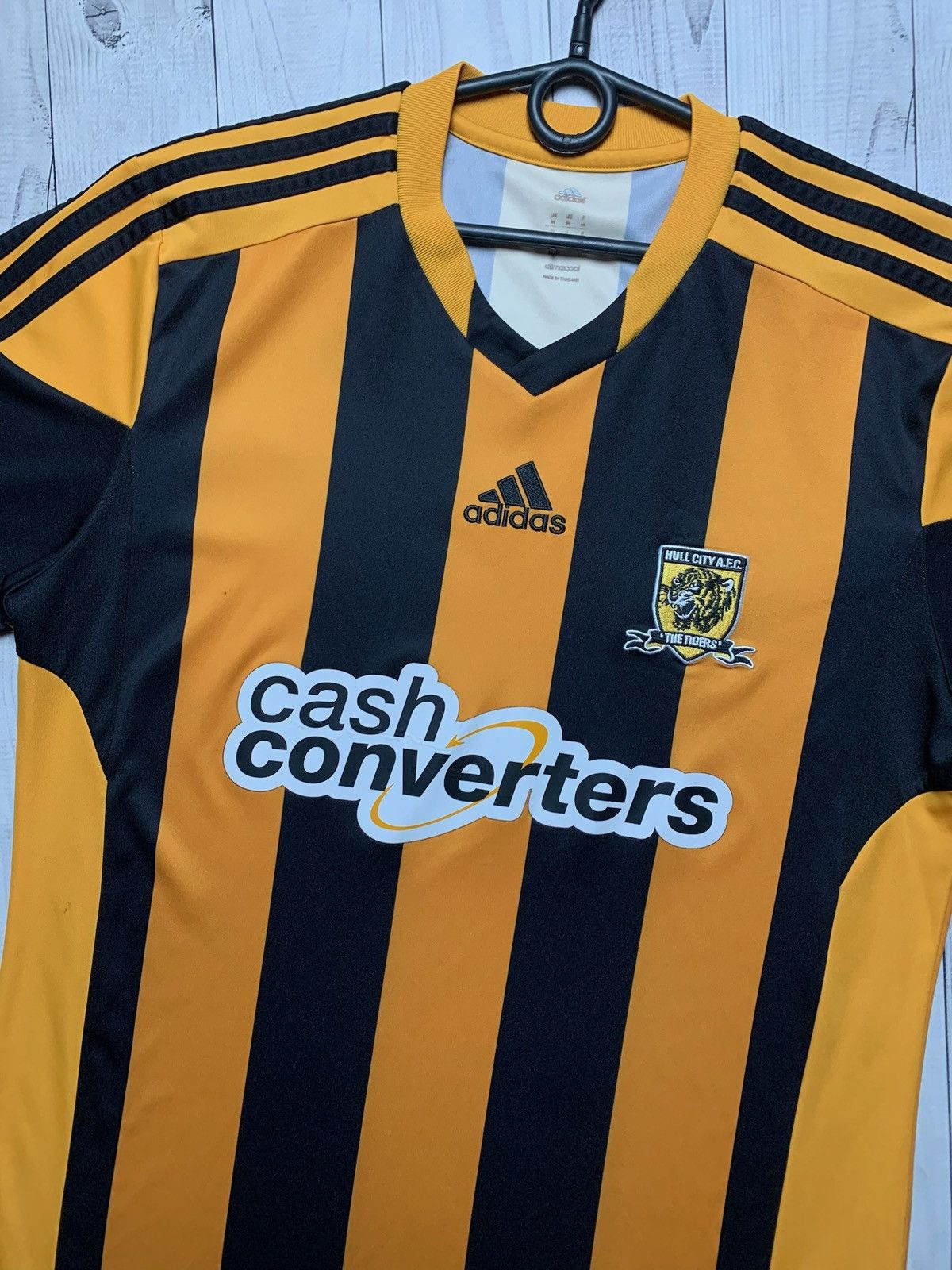 Adidas × Vintage Vintage adidas Hull city soccer jersey size M striped orange Size US M / EU 48-50 / 2 - 2 Thumbnail