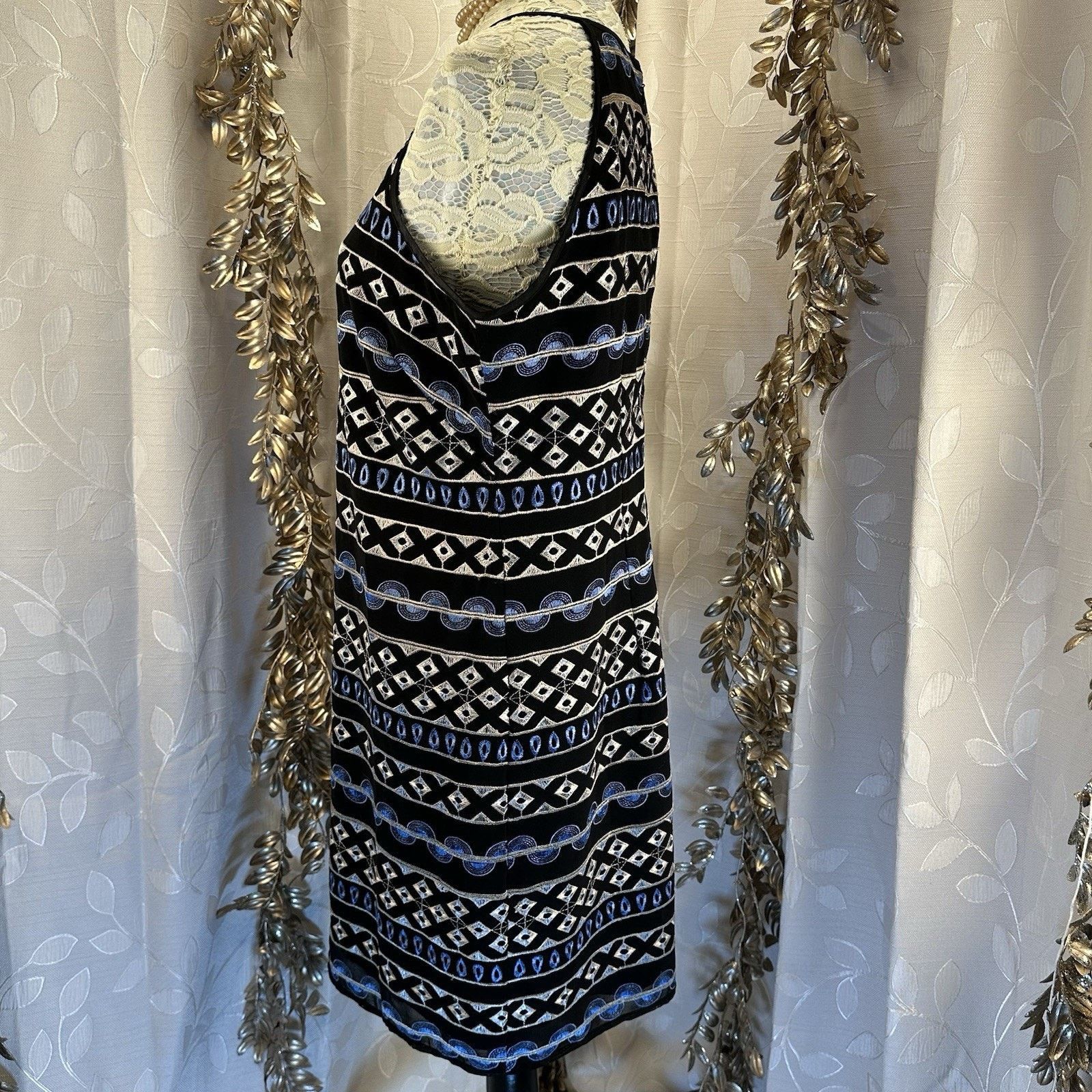 White House Black Market White House Black Market Size 10 Black Aztec Shift Dress Size L / US 10 / IT 46 - 4 Thumbnail