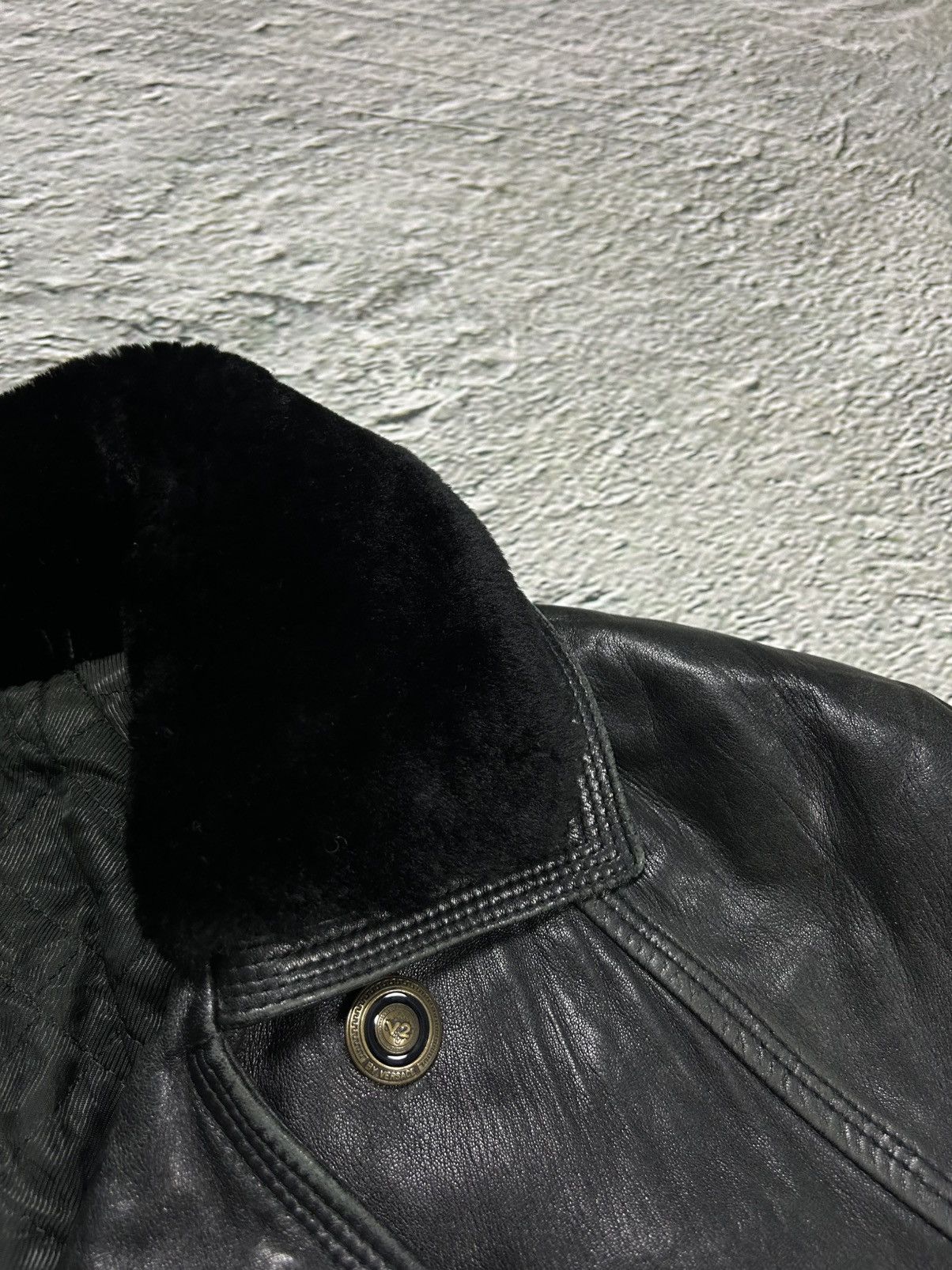 Versace Versace V2 leather coat jacket sherpa black 90s Size US XL / EU 56 / 4 - 2 Thumbnail
