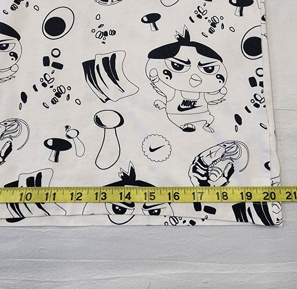 Nike Nike White & Black Character Graphic Tee Baggy Shirt Size US M / EU 48-50 / 2 - 6 Thumbnail