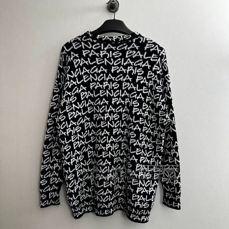 Balenciaga Balenciaga Knit full print sweater/XS Size US XS / EU 42 / 0 - 2 Thumbnail