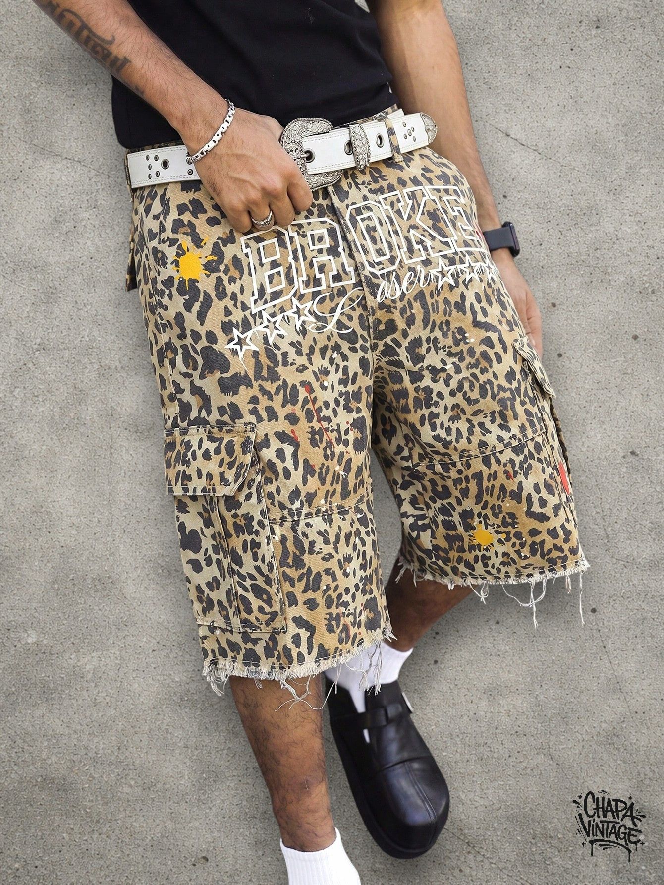 Japanese Brand Leopard distressed shorts Size US 32 / EU 48 - 2 Thumbnail