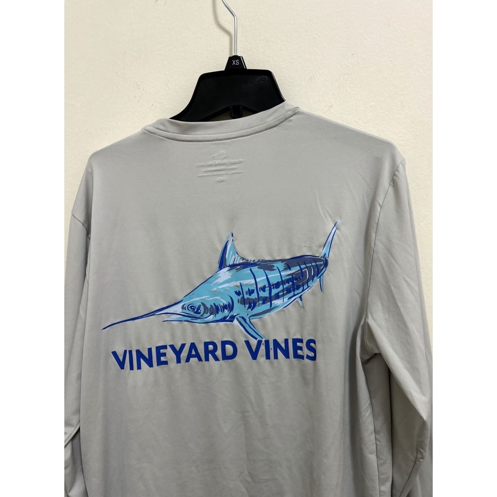 Vineyard Vines Vineyard Vines Performance Shirt Mens XS Long Sleeve Gray Crew Neck Printed? No—Solid Pattern, Breathable, Stretch, Tagless, Polyester Spandex, Per u Size US XS / EU 42 / 0 - 7 Thumbnail