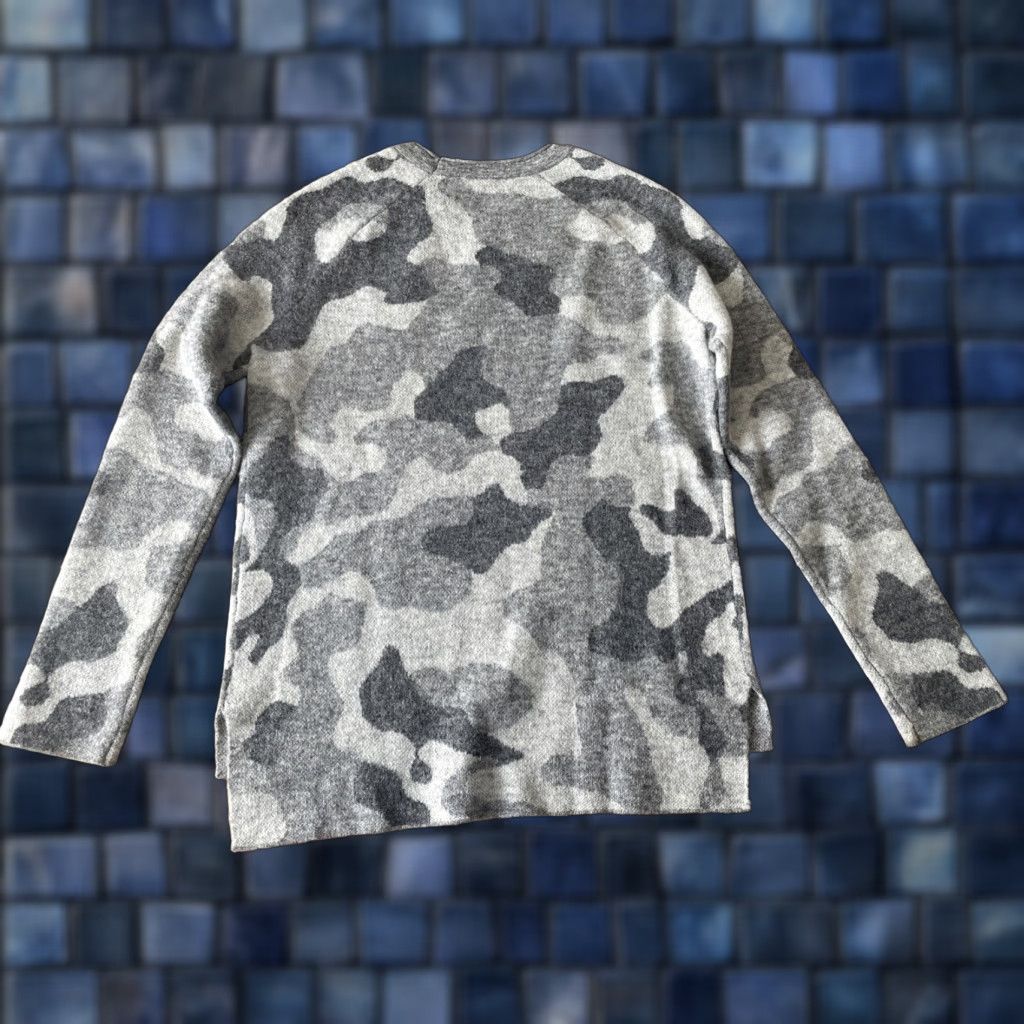 Athleta Athleta Gray Camouflage Alpaca Wool Blend Sweater Women 2XS Long Sleeve Crew Neck Pullover Casual Knit Outdoor City Vintage: No? Size XXS / US 00 / IT 34 - 1 Thumbnail