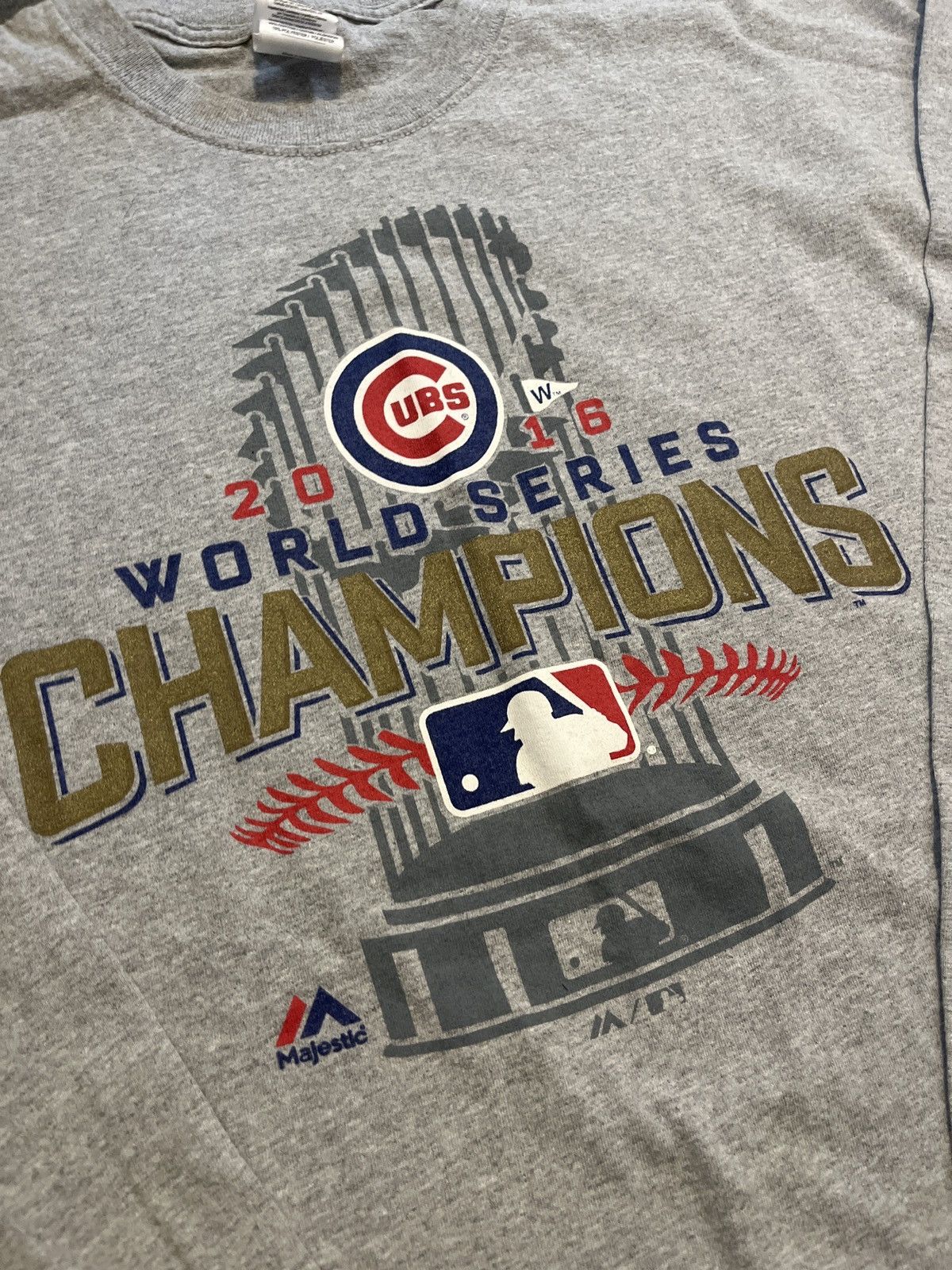 Gildan Majestic Chicago Cubs 2016 World Series Champions Size US XXL / EU 58 / 5 - 2 Thumbnail