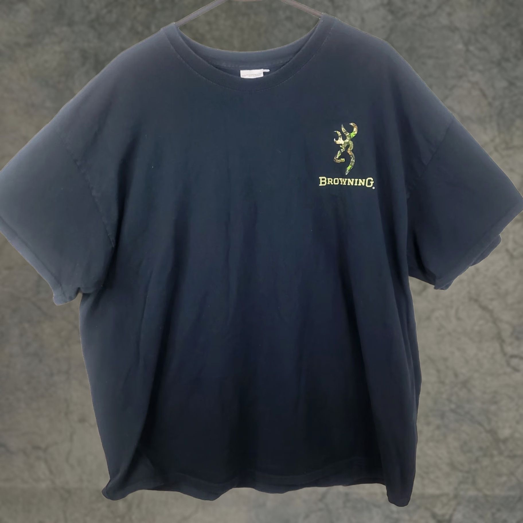 Vintage Browning Hunting Men's 2XL Brown T-Shirt Short Sleeve Camouflage Buck Logo Back Front Vintage Big Tall Shirt Mens Size US XXL / EU 58 / 5 - 1 Thumbnail