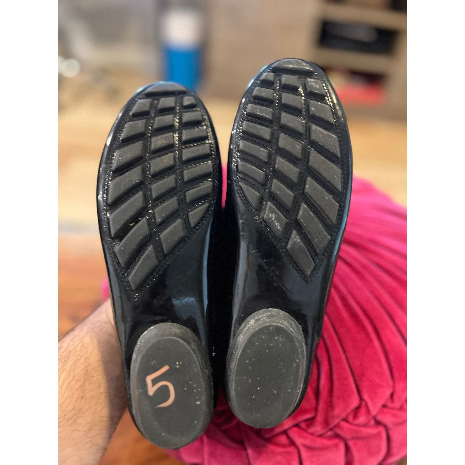 Salvatore Ferragamo Salvatore Ferragamo Women's Black Patent Leather Loafers Bow Size US 9 / IT 39 - 6 Thumbnail