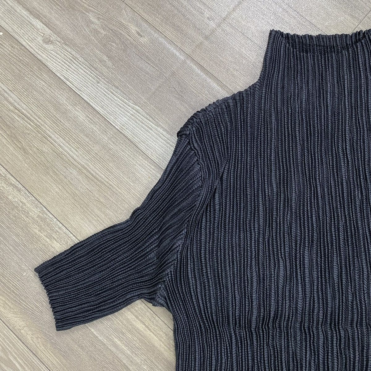 Issey Miyake 2000s Issey Miyake Specchio Pleats Architectural Top Black Size M / US 6-8 / IT 42-44 - 5 Thumbnail