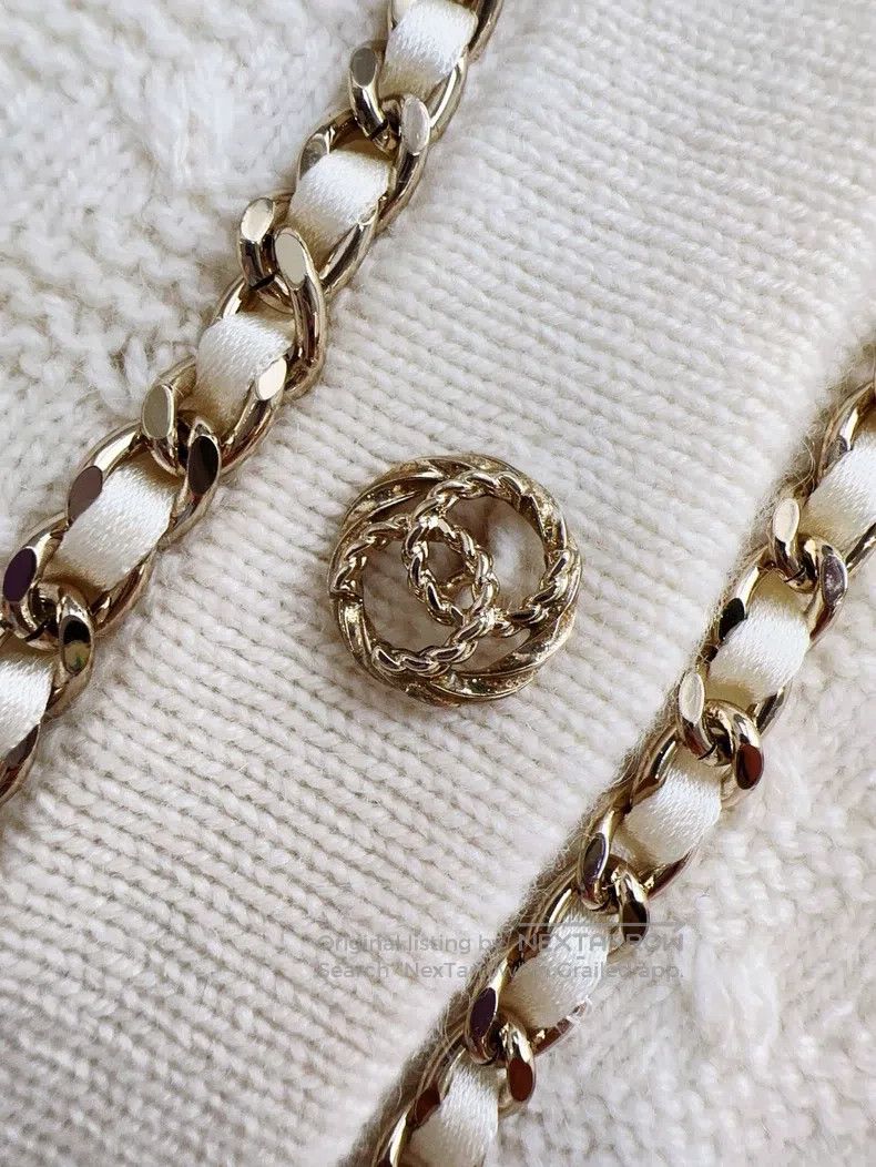 Chanel Chanel 23B autumn and winter hot beige classic leather cha Size XS / US 0-2 / IT 36-38 - 4 Thumbnail