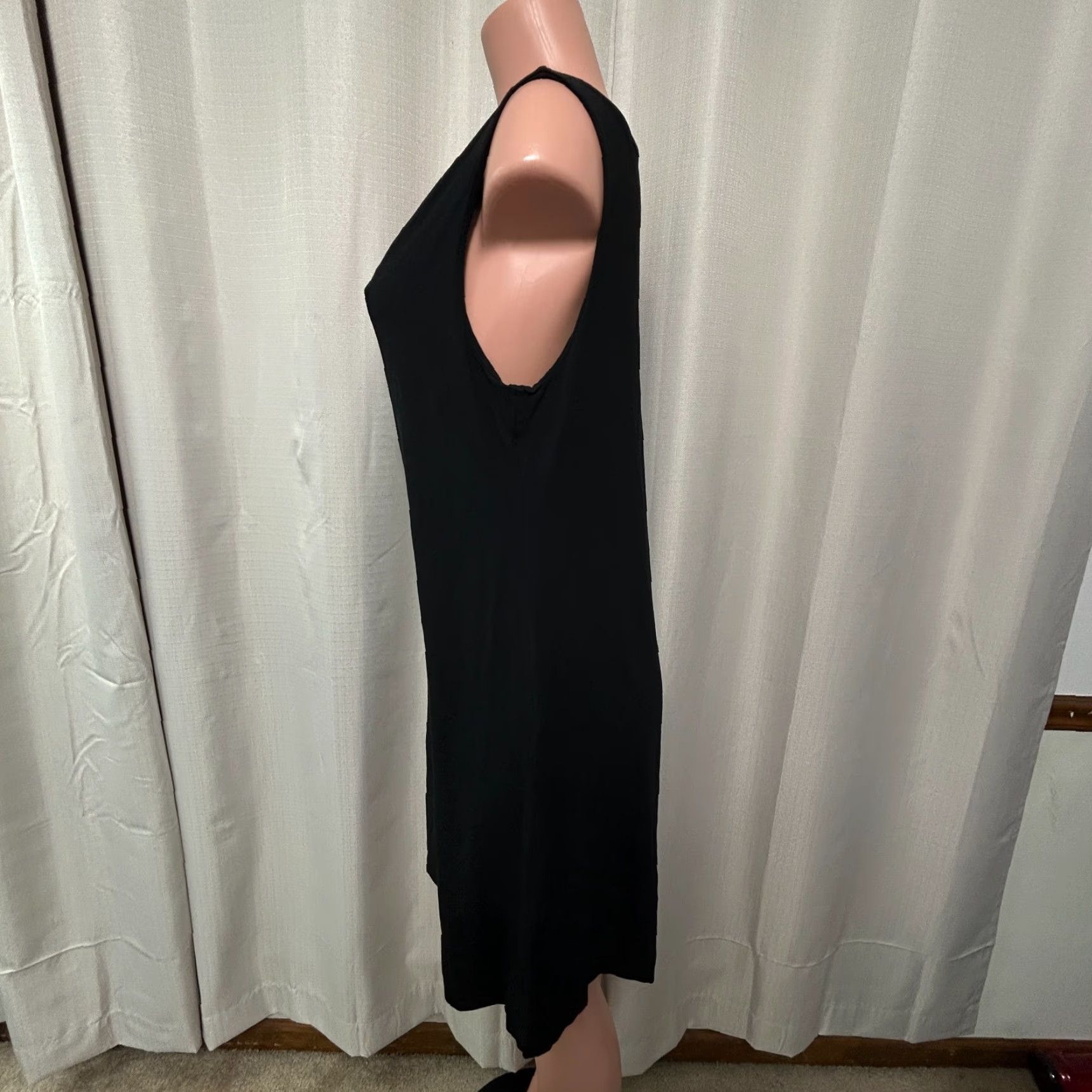 Eileen Fisher Sleeveless Knee Length Pullover Dress Women's M Black Shift Casual Classic Stretch