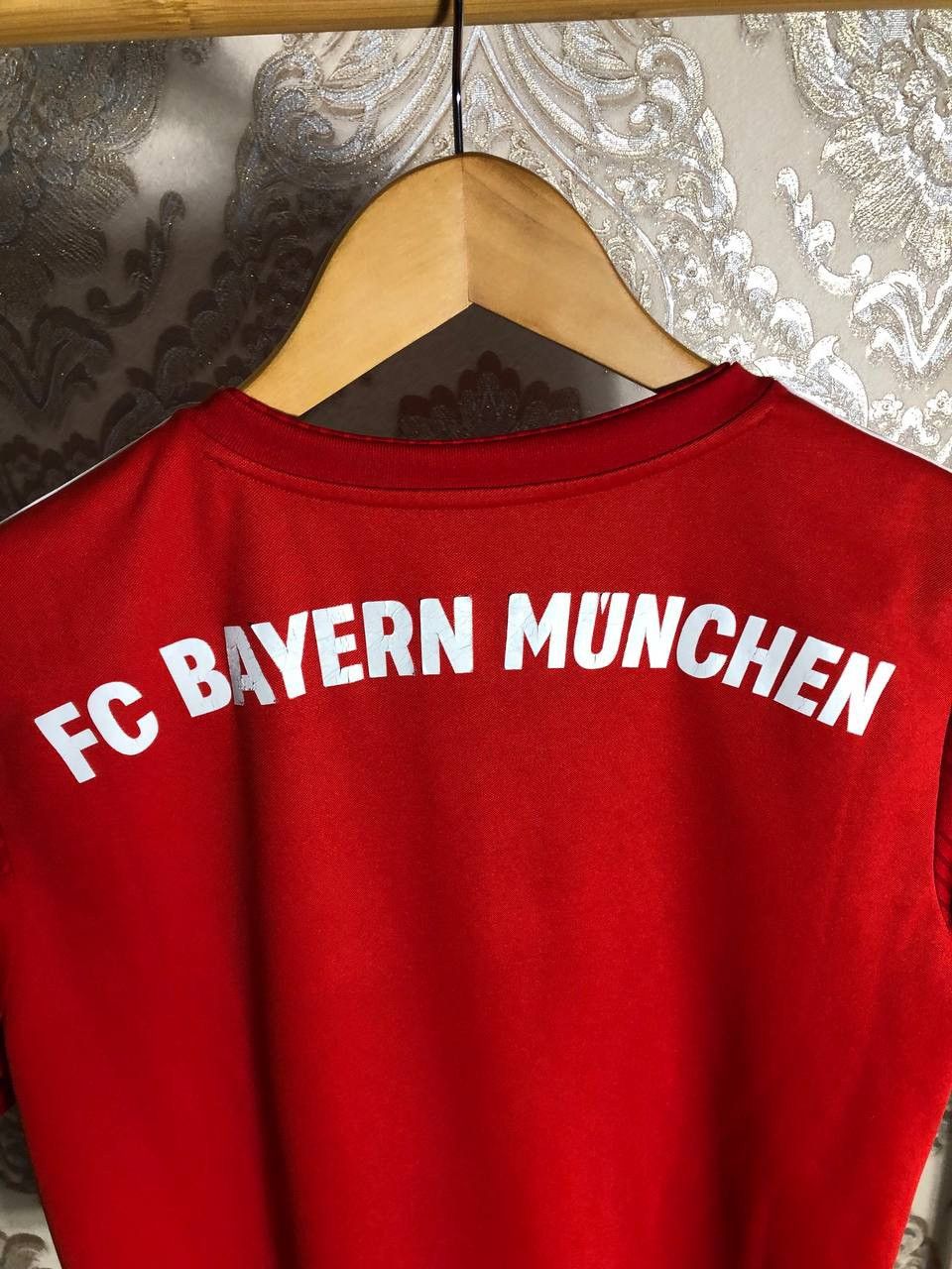 Vintage ADIDAS FC BAYERN MUNCHEN GERMANY SOCCER JERSEY RETRO Y2K 90s Size US S / EU 44-46 / 1 - 6 Thumbnail