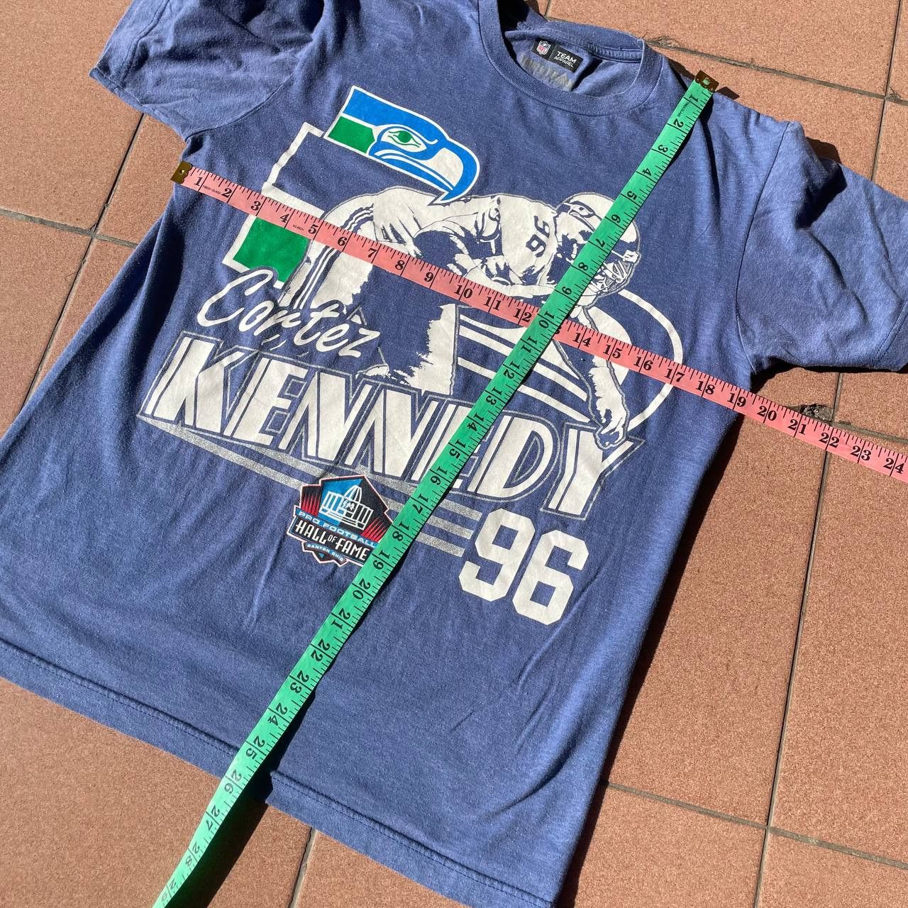 NFL CORTEZ KENNEDY FOOTBALL NFL TSHIRT Size US M / EU 48-50 / 2 - 3 Thumbnail