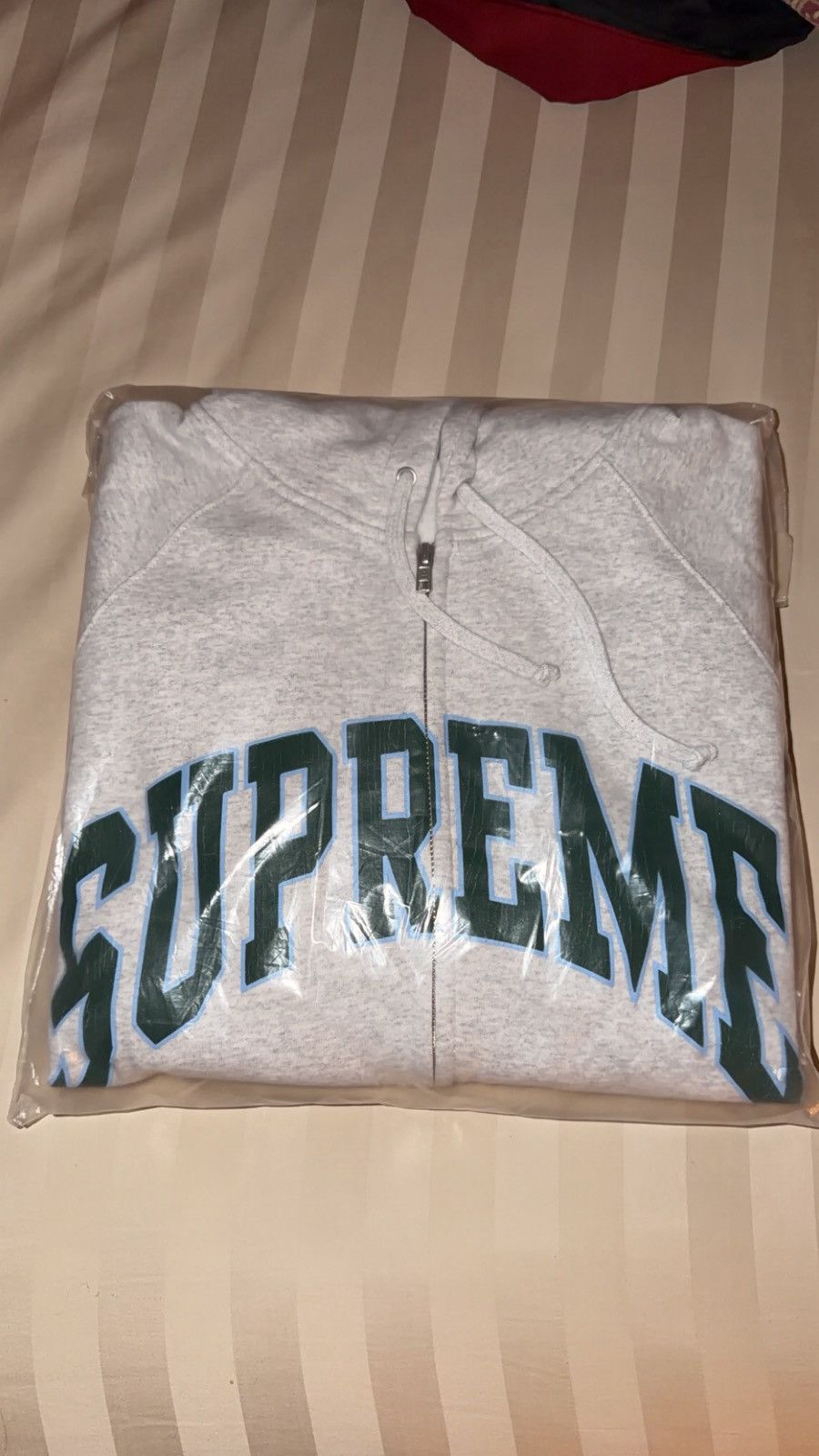 Cracked Raglan Zip Up Hooded Sweatshirt Ash Grey