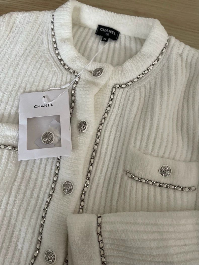 Chanel Chanel 22k white chain cardigan jacket Size XS / US 0-2 / IT 36-38 - 4 Thumbnail