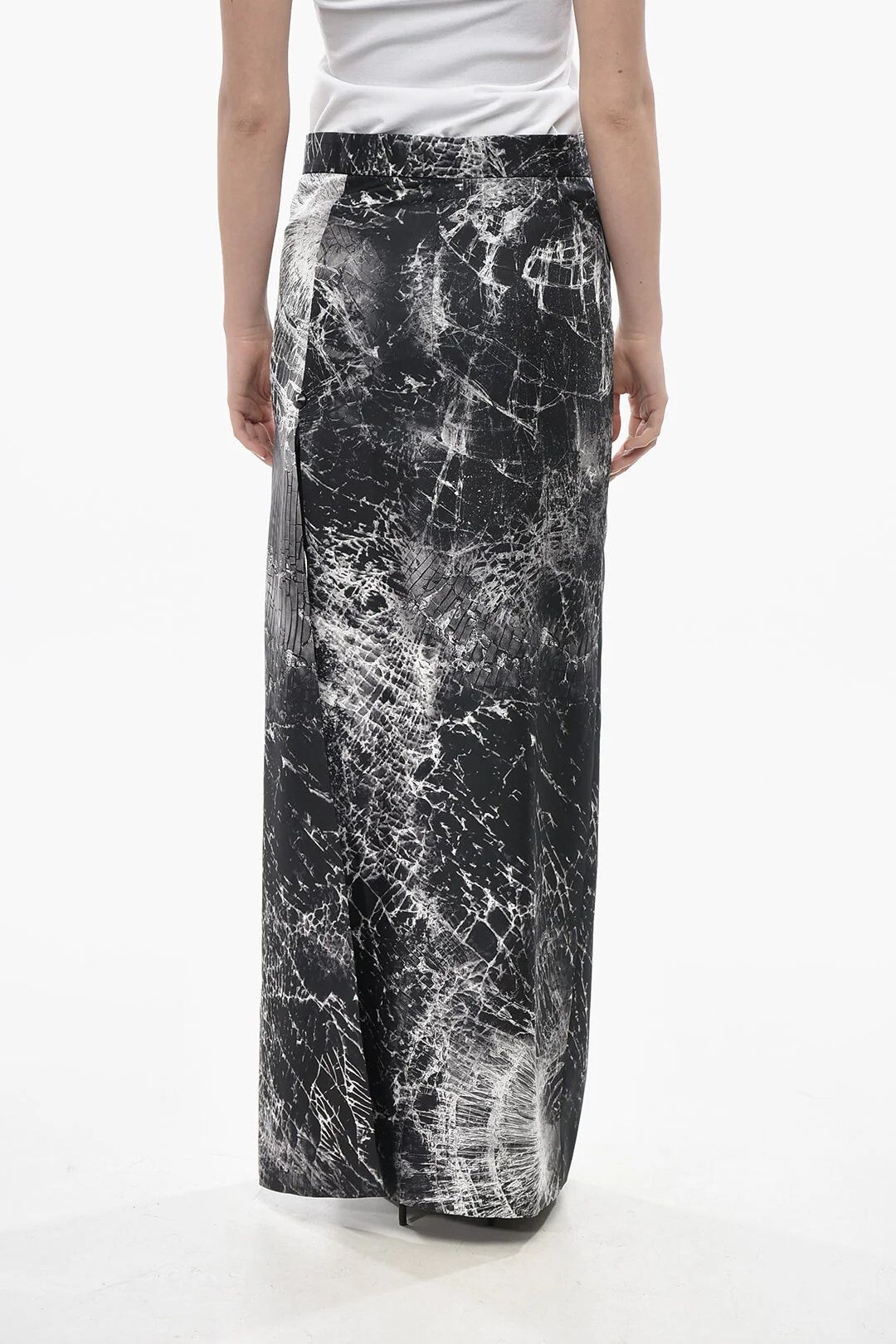 Alexander McQueen og1mm0426 Printed Silk Satin Skirt in Black Size 27" / US 4 / IT 40 - 2 Thumbnail