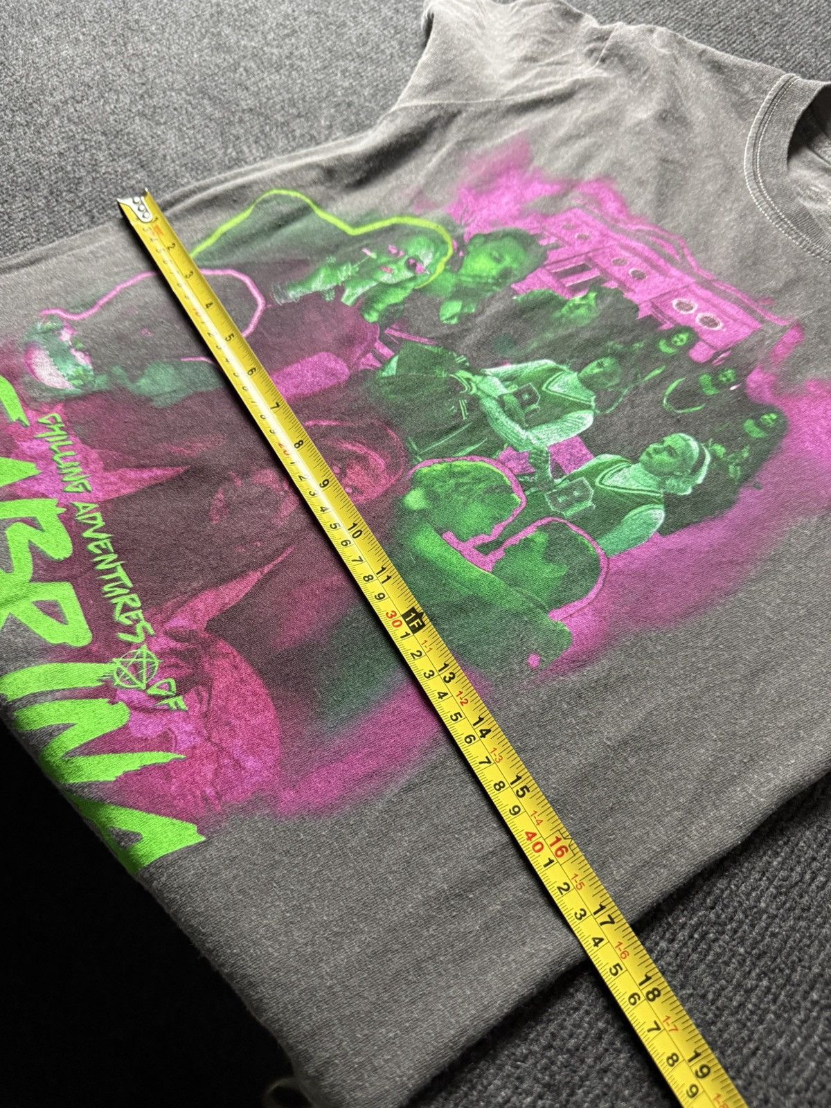 Warner Bros 2021 Chilling Adventures Sabrina Tee Y2K Gothic XS Size XS / US 0-2 / IT 36-38 - 13 Thumbnail