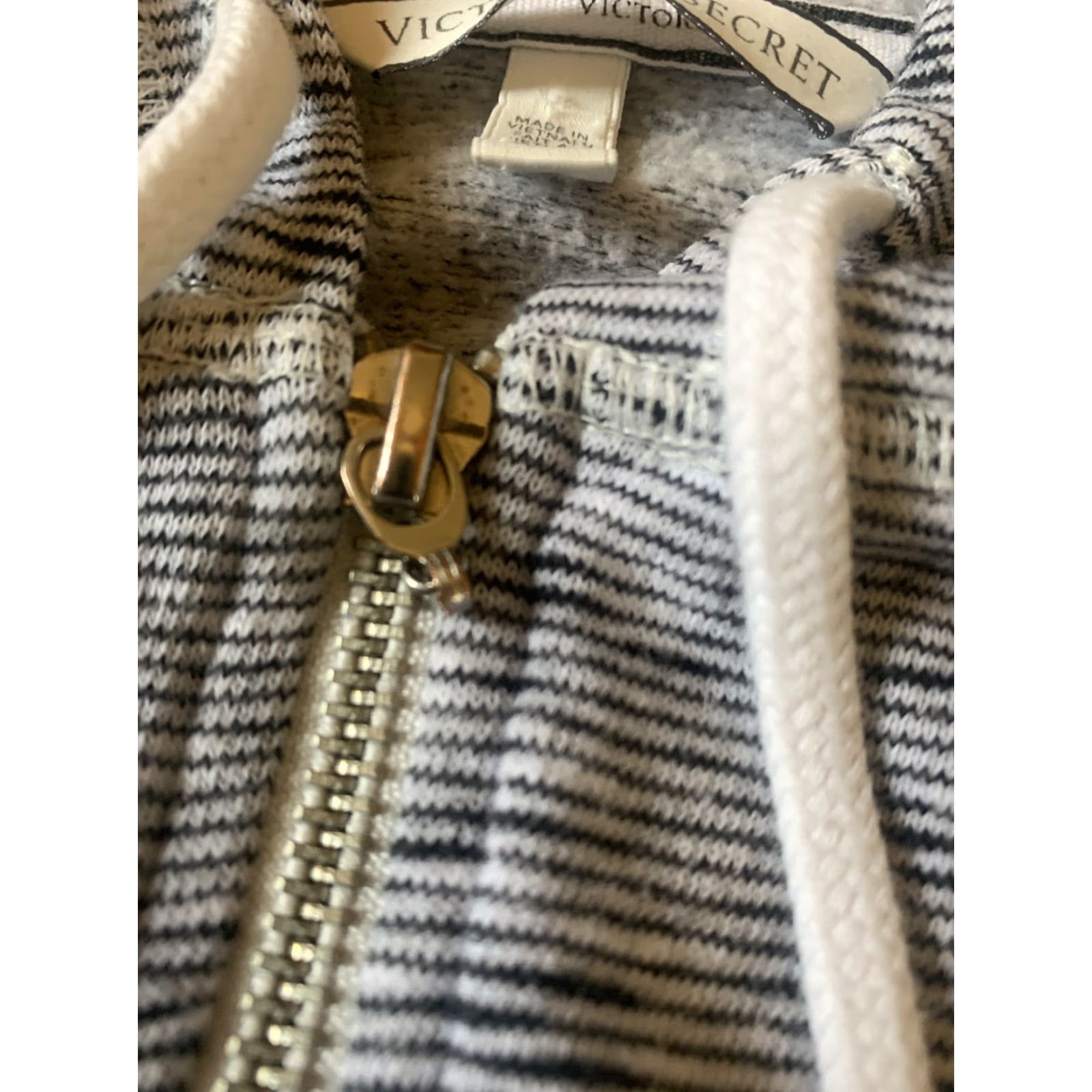 Victoria's Secret VINTAGE Victoria’s Secret JACKET ANGEL Hoodie Gray Small Petite Zip Up Women Size S / US 4 / IT 40 - 3 Thumbnail