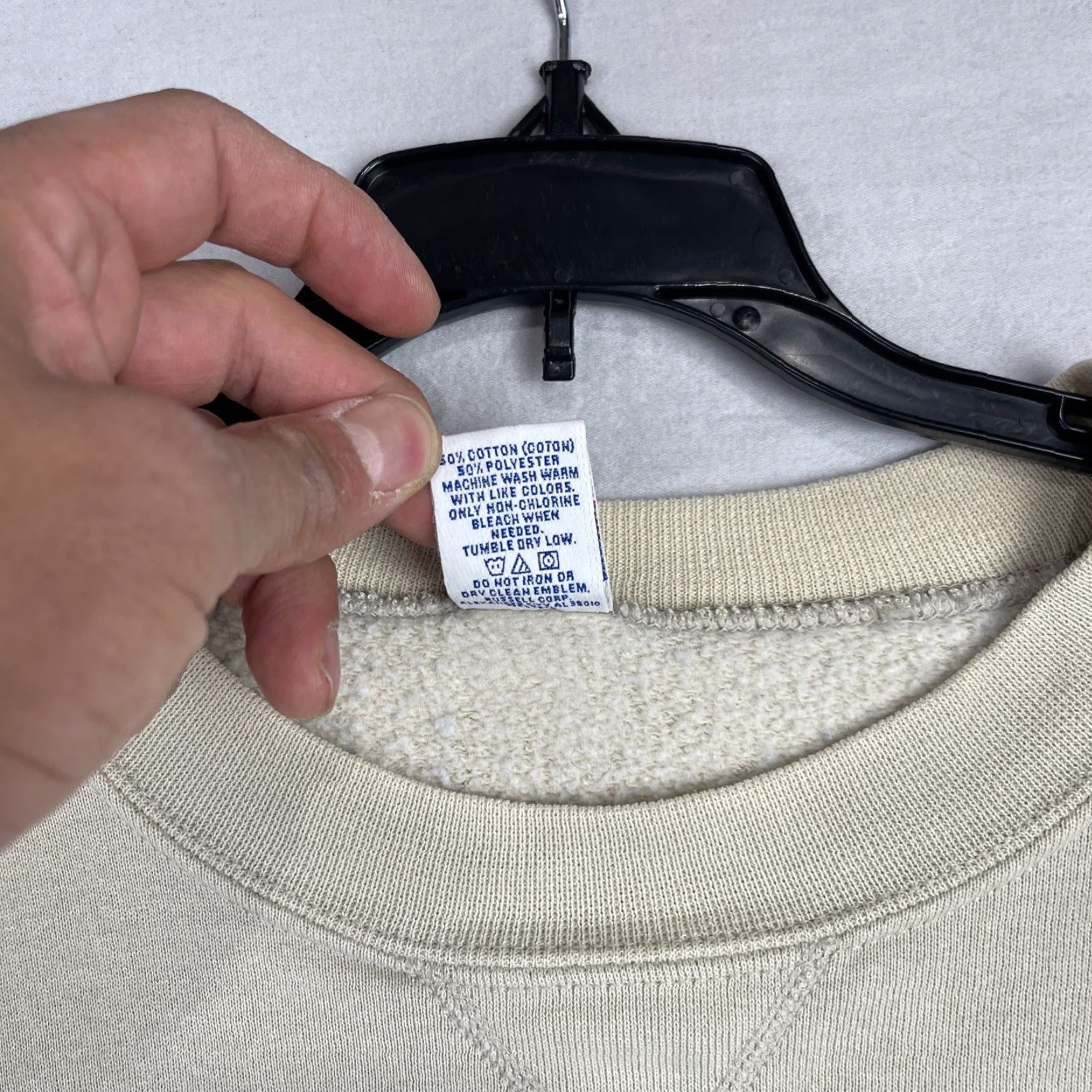 Russell Athletic VINTAGE Russell Athletic Sweater Mens 2XL Beige Sweatshirt Pullover Made In USA Size US XXL / EU 58 / 5 - 4 Thumbnail