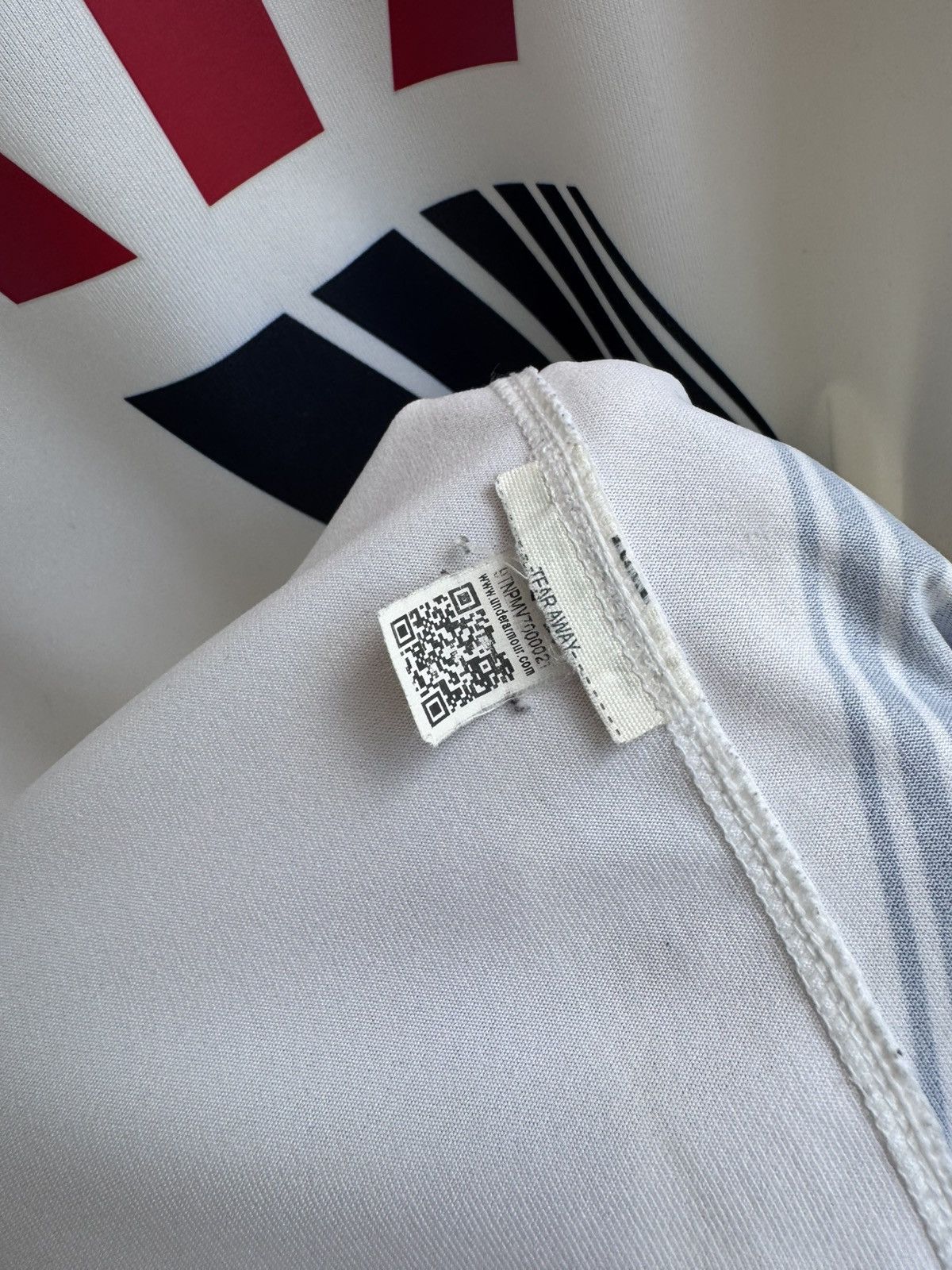 Under Armour TOTTENHAM HOTSPUR 2015 2016 FOOTBALL SHIRT SOCCER JERSEY Size US M / EU 48-50 / 2 - 11 Thumbnail