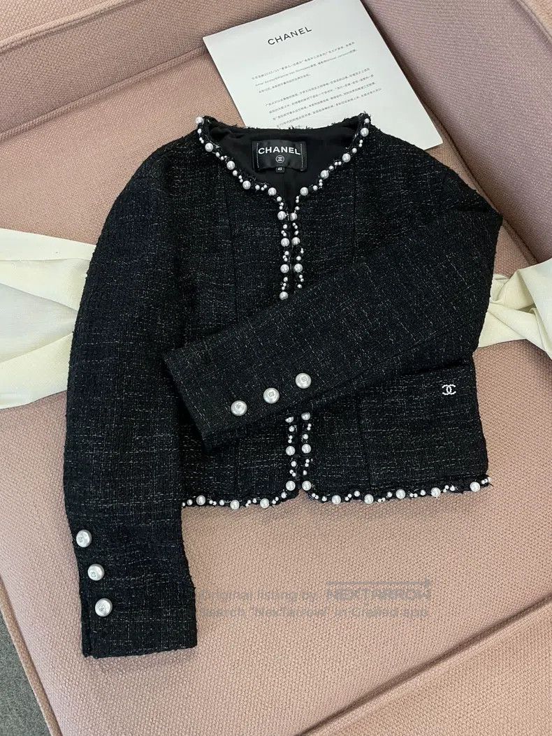 Chanel Chanel 25P Classic Black Pearl Coat Size M / US 6-8 / IT 42-44 - 1 Thumbnail